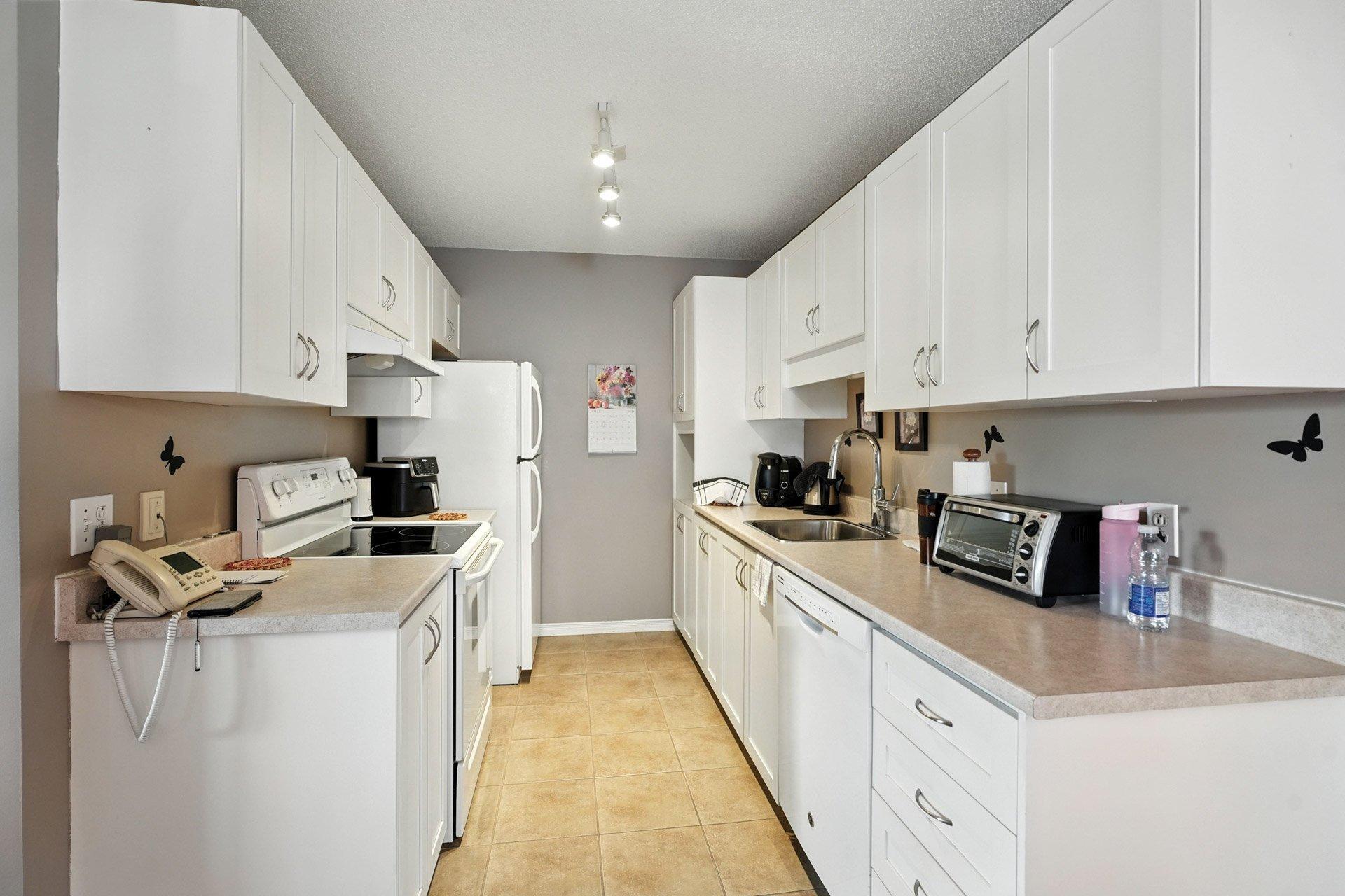 









392


Boul. de la Cité

,
Gatineau (Gatineau),




QC
J8T8A1

