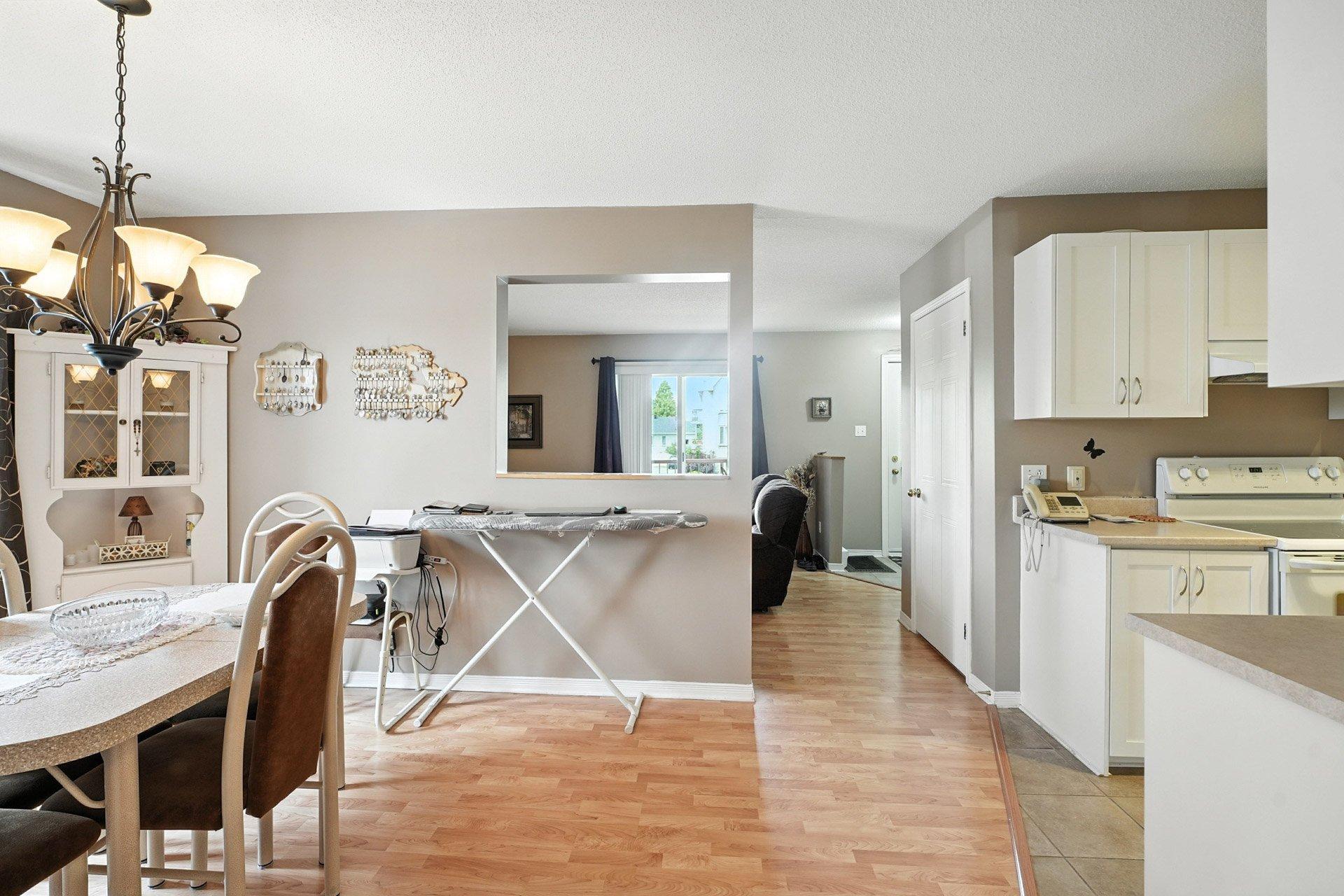 









392


Boul. de la Cité

,
Gatineau (Gatineau),




QC
J8T8A1

