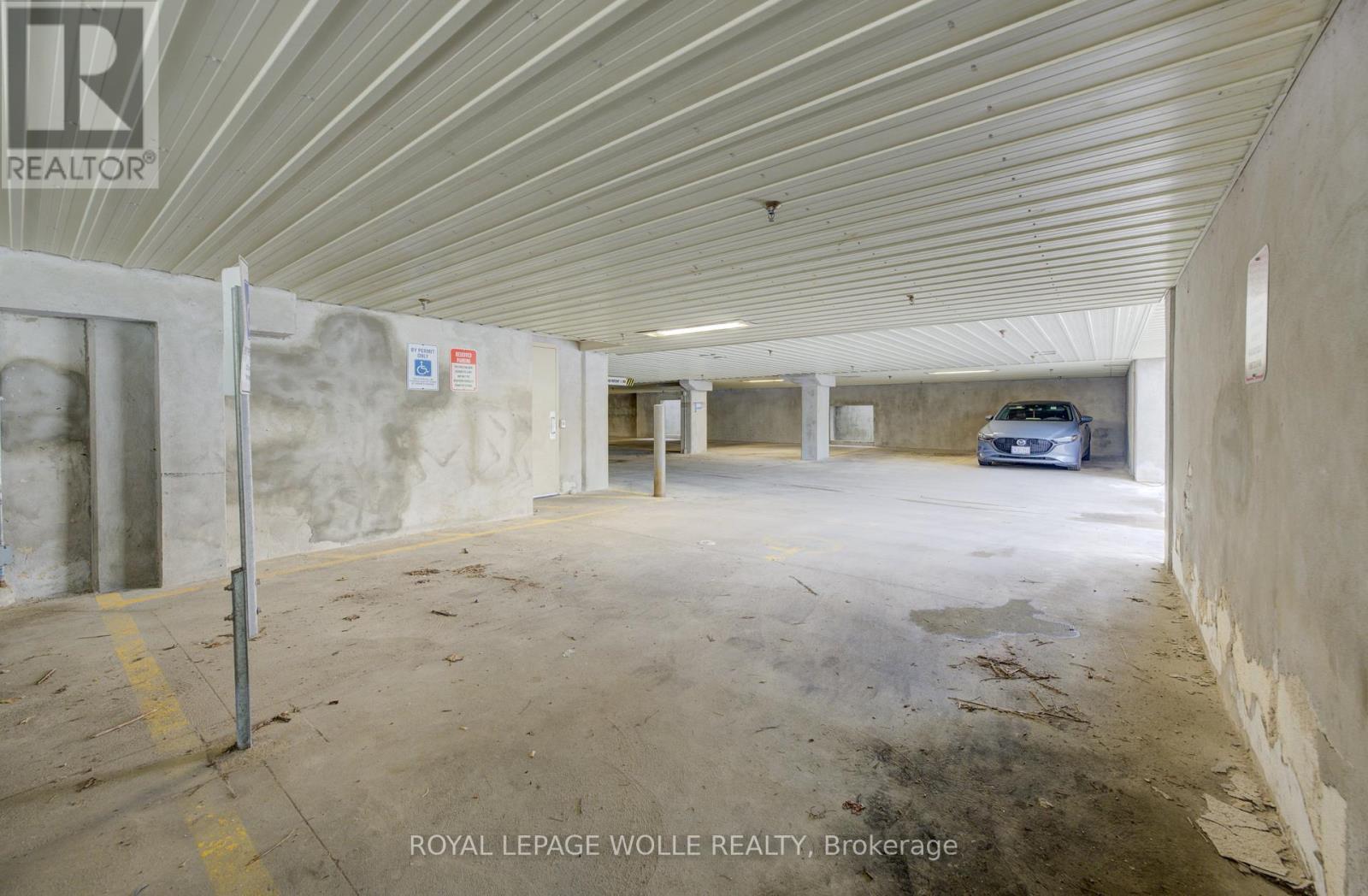 












204 - 392 ALBERT STREET

,
Waterloo,




Ontario
N2L3V1

