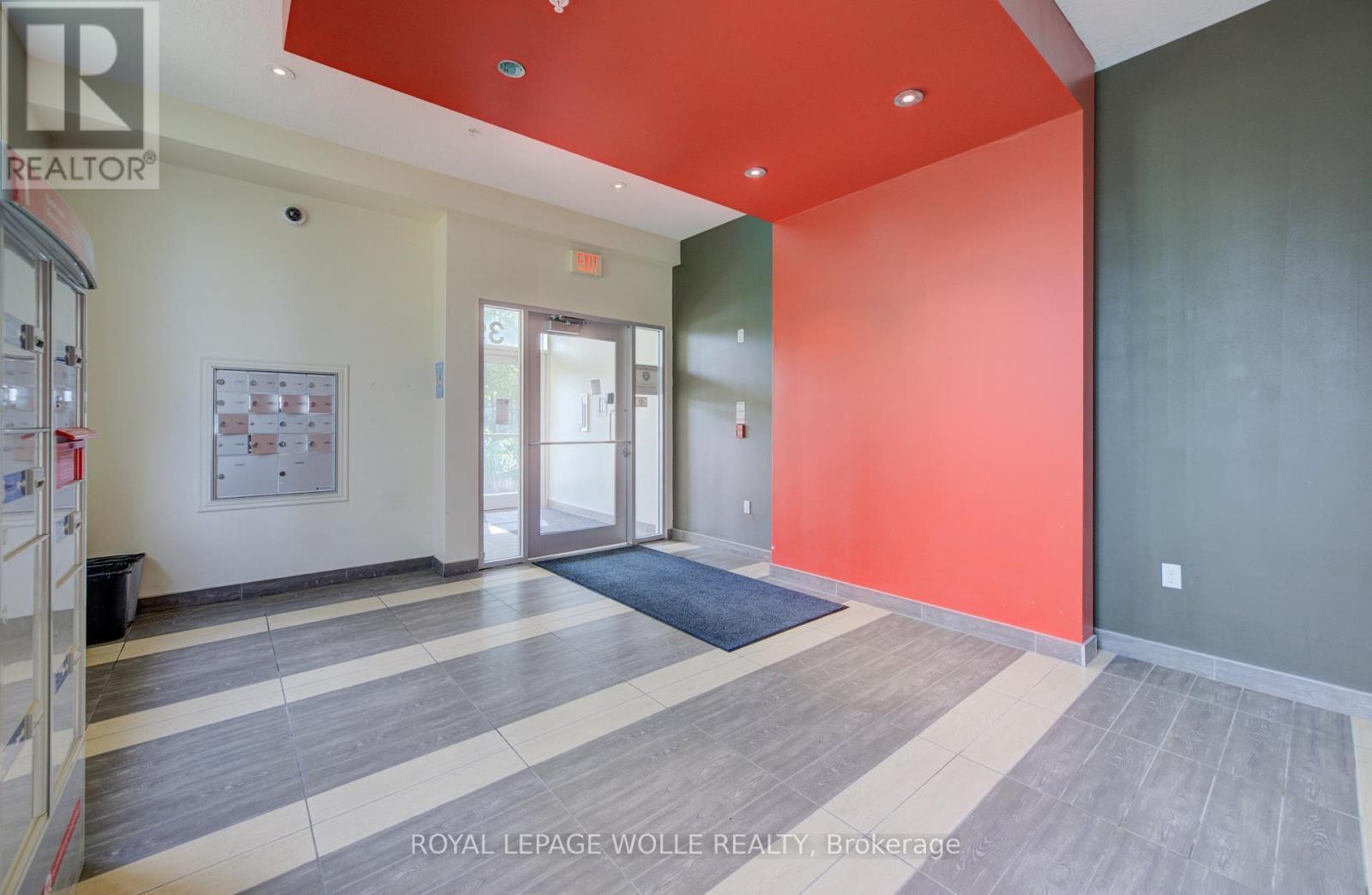 












204 - 392 ALBERT STREET

,
Waterloo,




Ontario
N2L3V1

