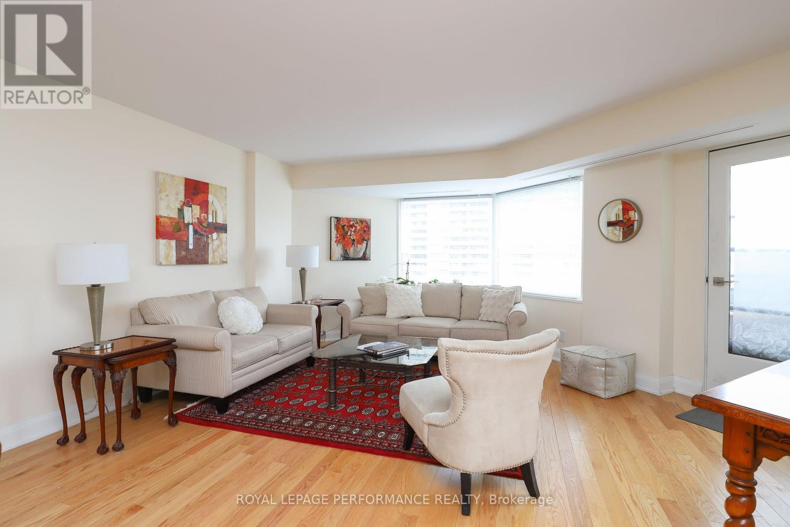 












802 - 151 BAY STREET

,
Ottawa,




Ontario
K1R7T2

