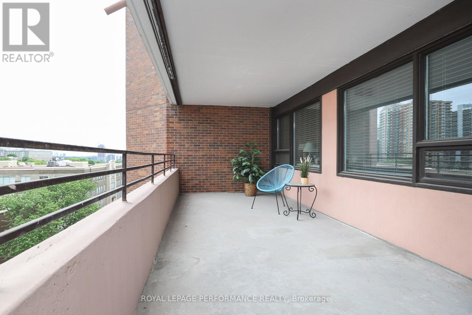 












802 - 151 BAY STREET

,
Ottawa,




Ontario
K1R7T2

