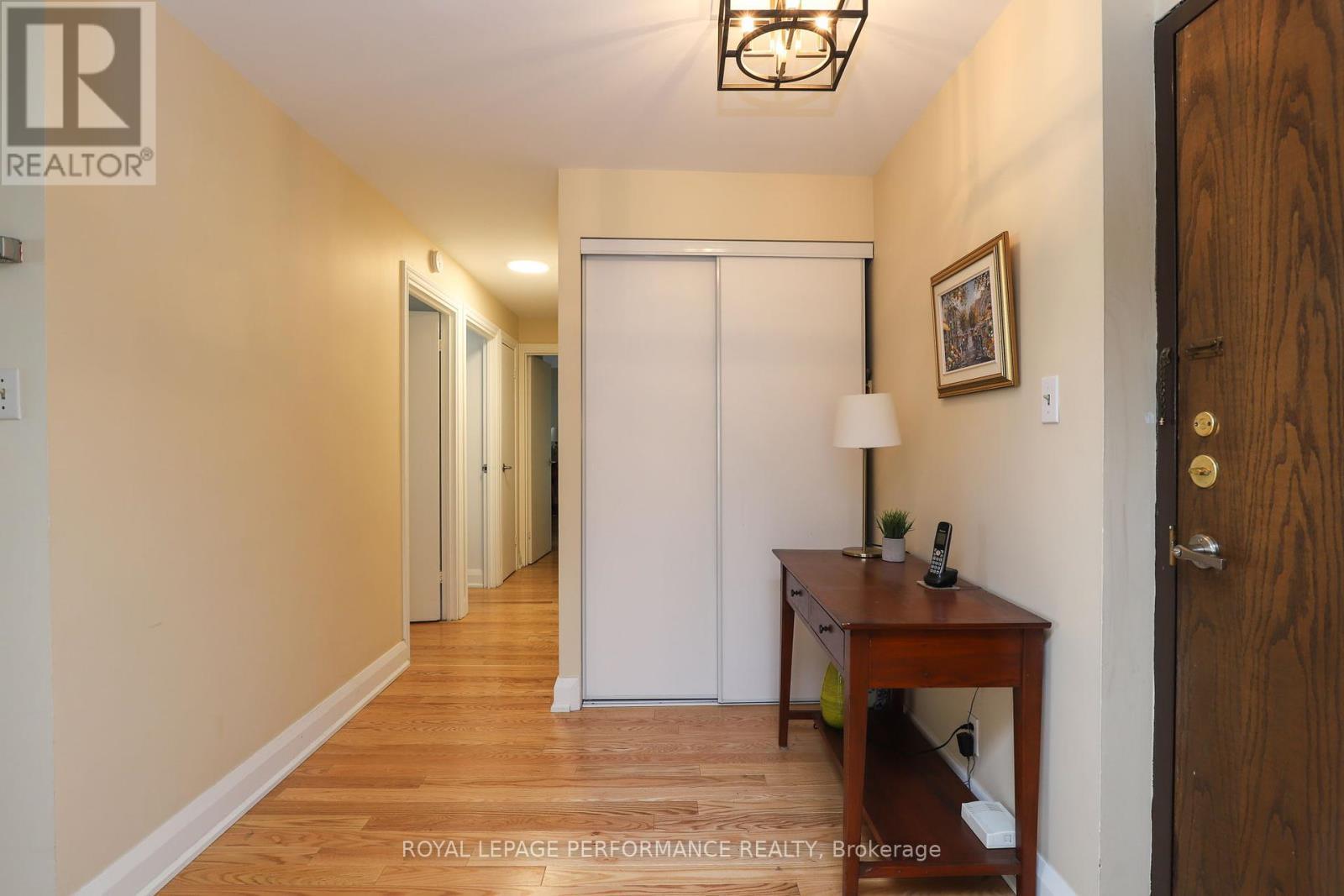












802 - 151 BAY STREET

,
Ottawa,




Ontario
K1R7T2

