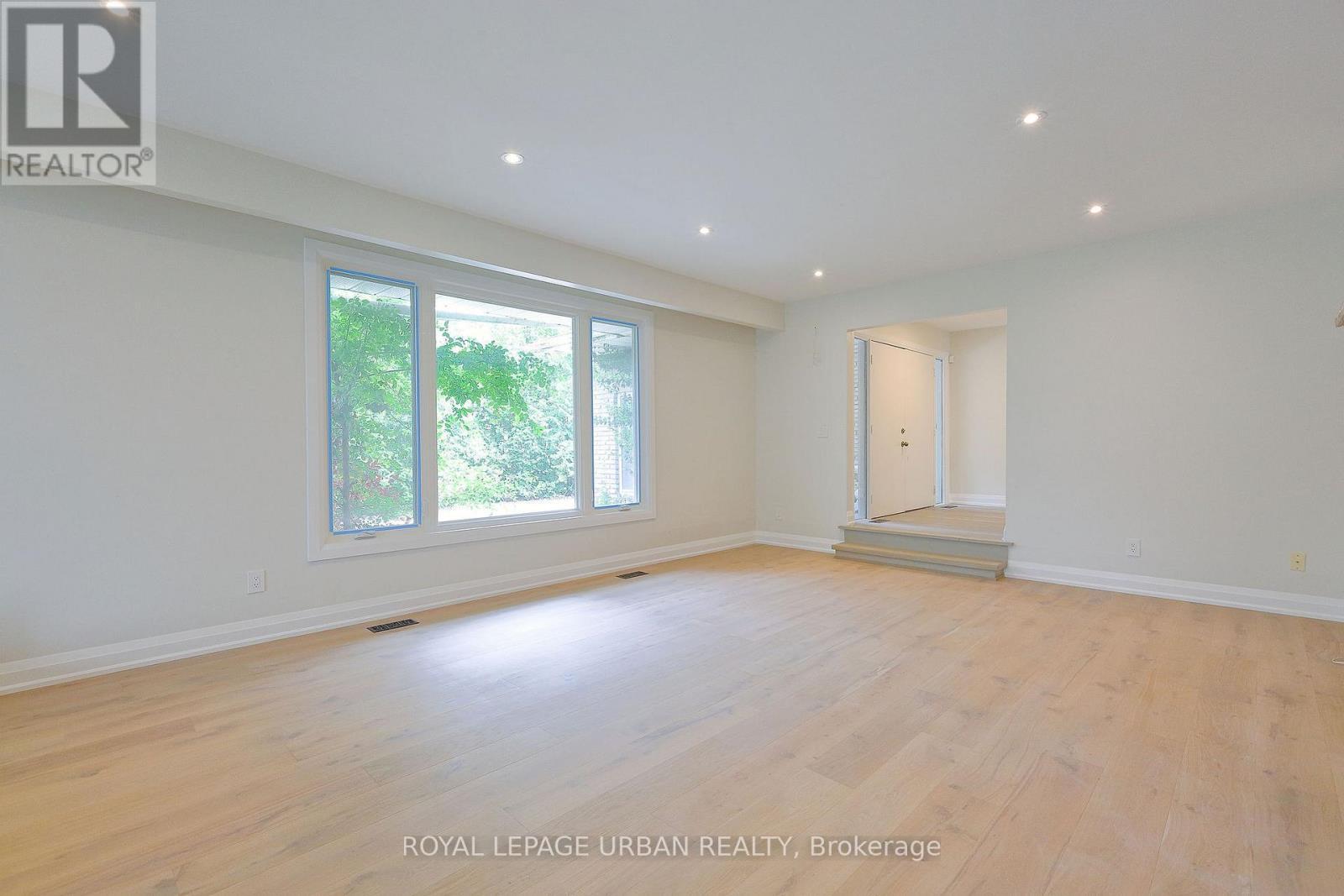 












18545 KEELE STREET

,
King,




Ontario
L3Y4V9

