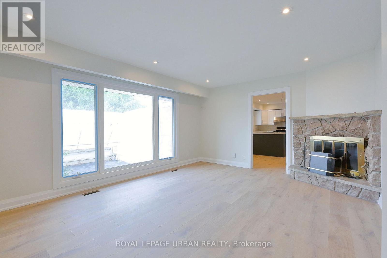 












18545 KEELE STREET

,
King,




Ontario
L3Y4V9

