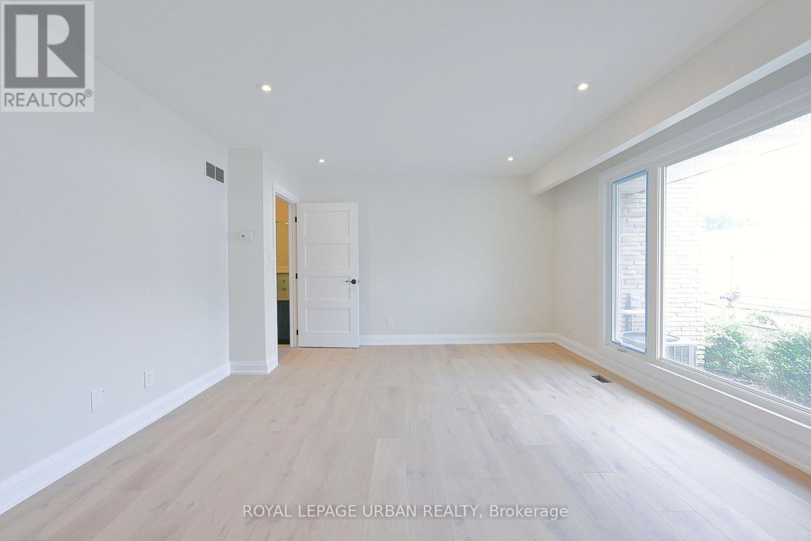 












18545 KEELE STREET

,
King,




Ontario
L3Y4V9

