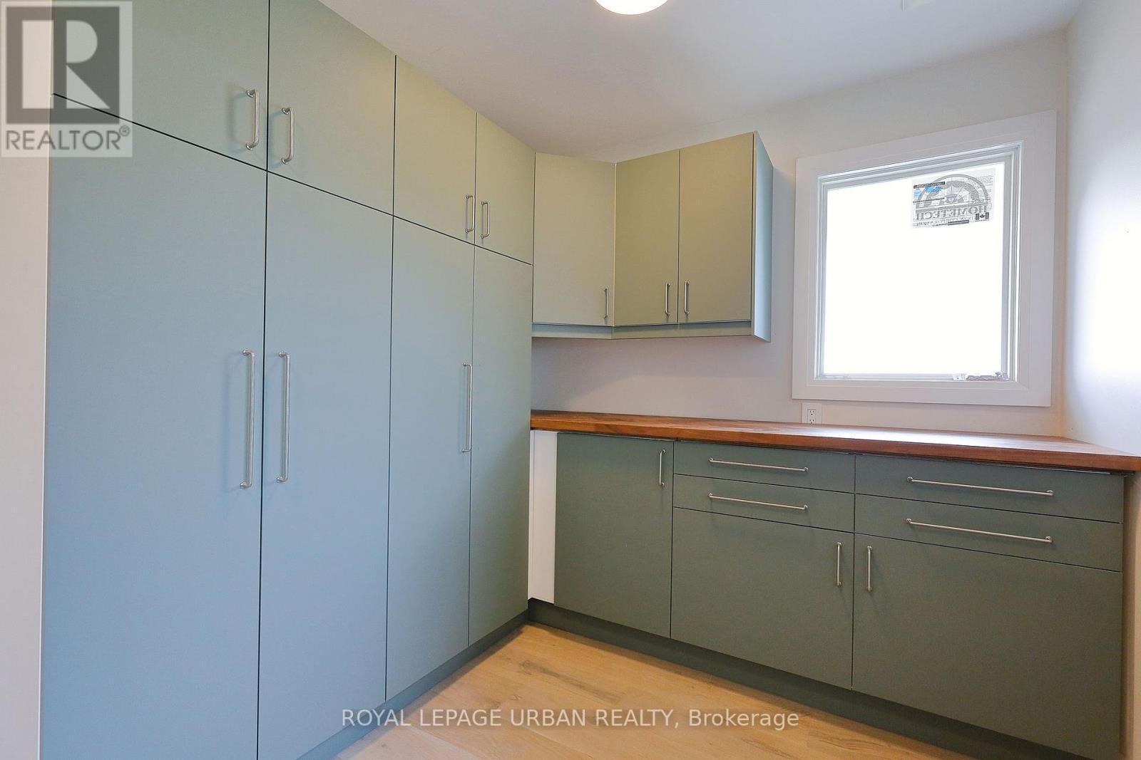 












18545 KEELE STREET

,
King,




Ontario
L3Y4V9

