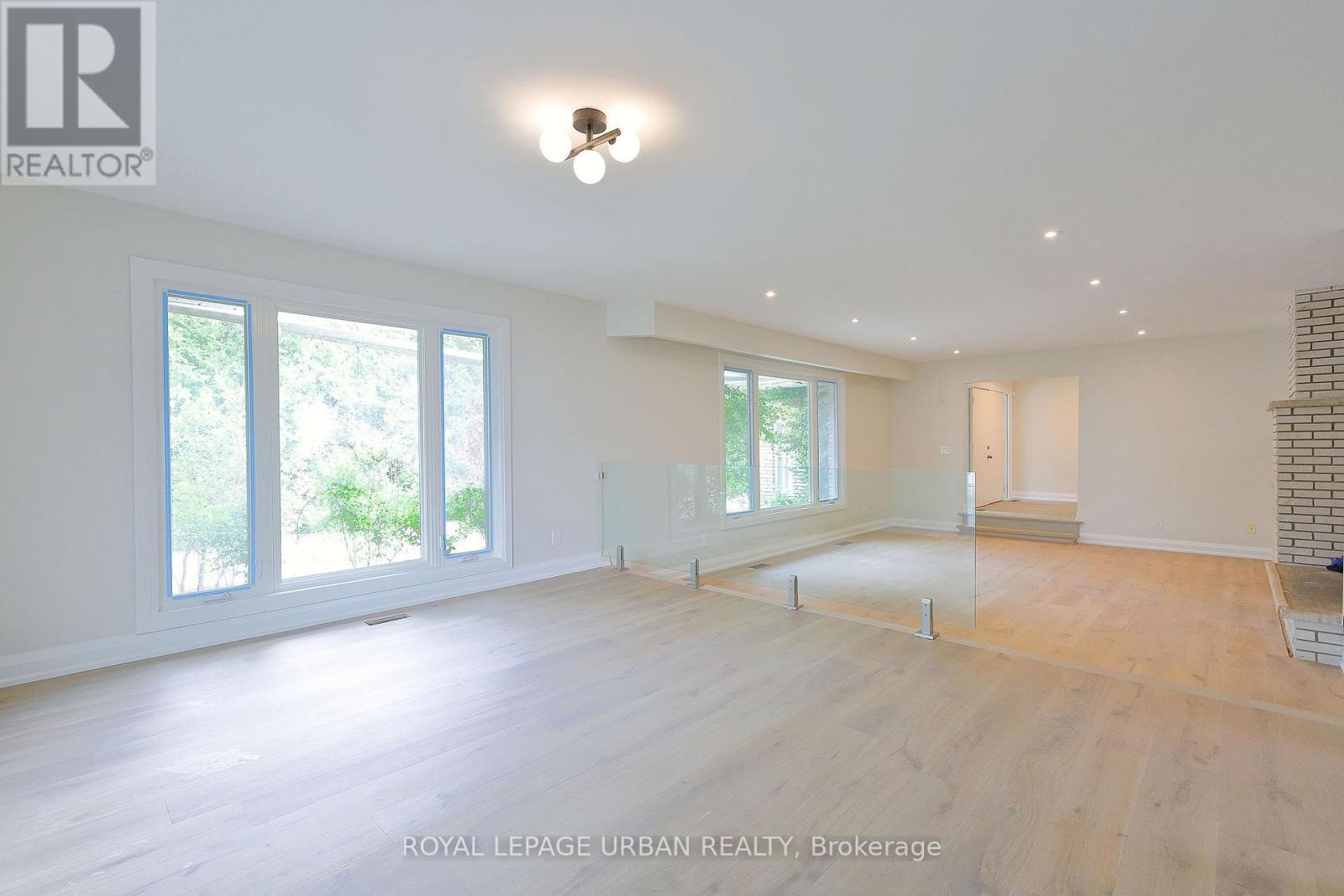 












18545 KEELE STREET

,
King,




Ontario
L3Y4V9

