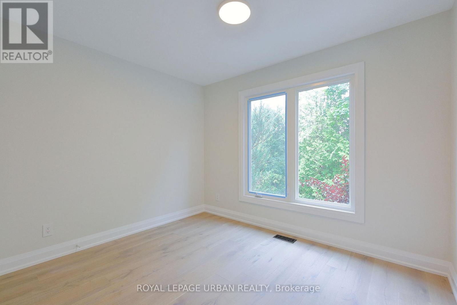 












18545 KEELE STREET

,
King,




Ontario
L3Y4V9

