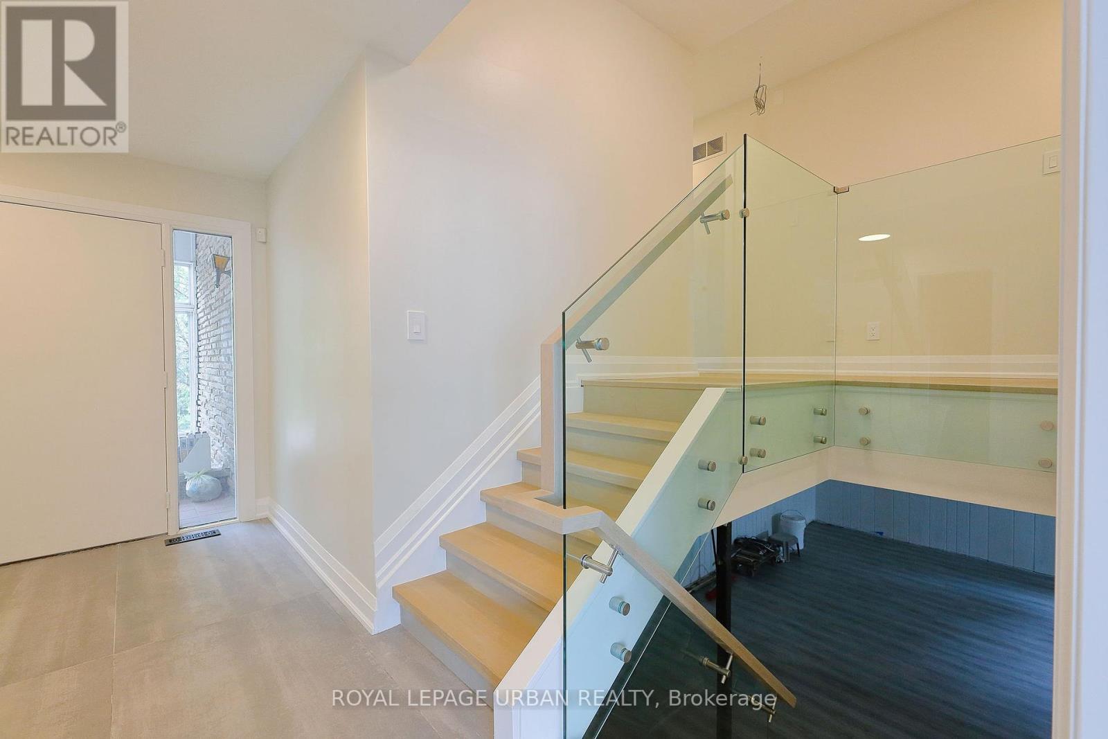 












18545 KEELE STREET

,
King,




Ontario
L3Y4V9

