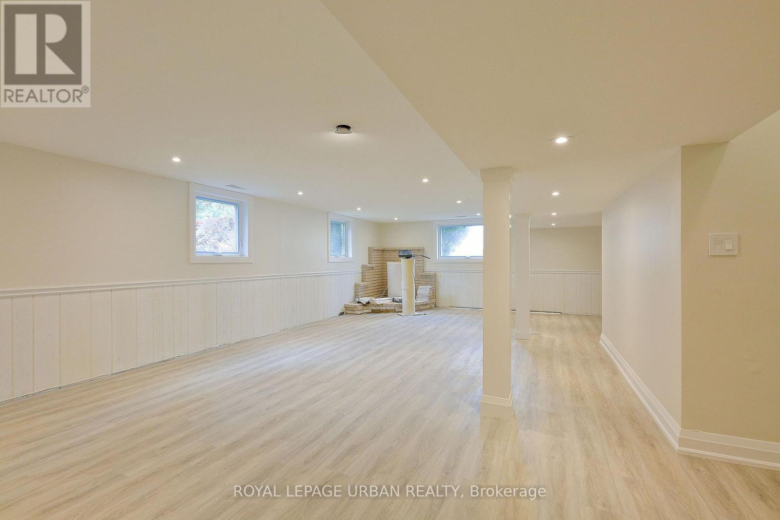 












18545 KEELE STREET

,
King,




Ontario
L3Y4V9


