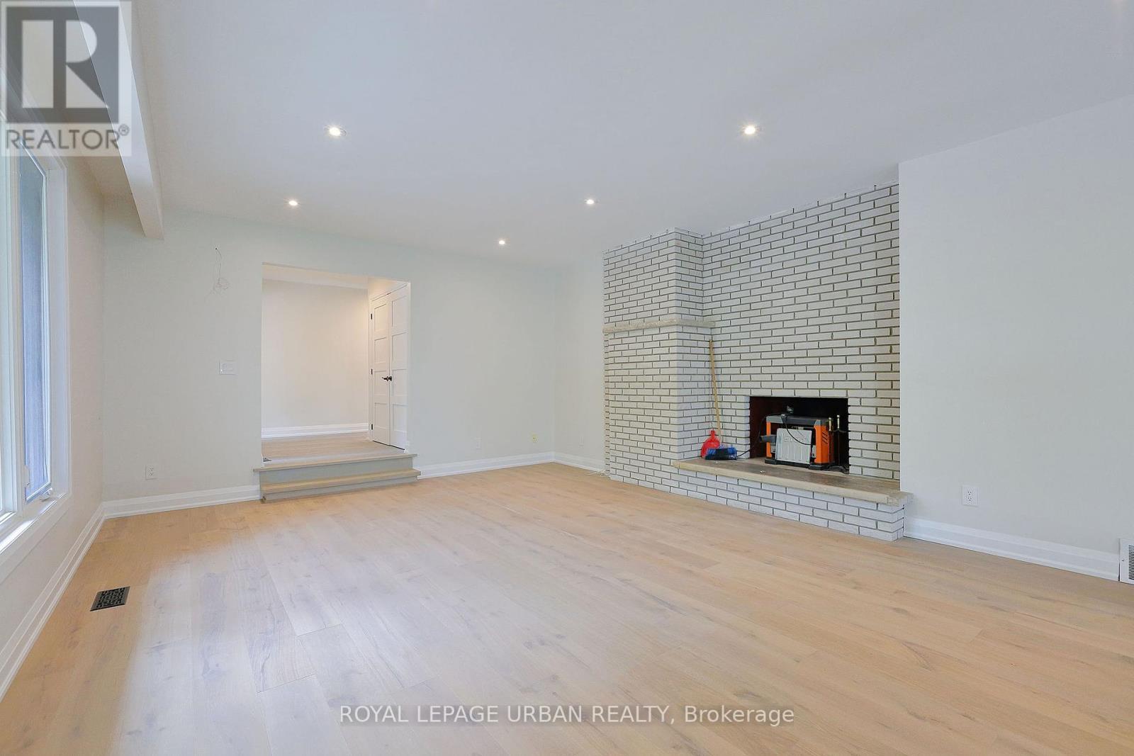 












18545 KEELE STREET

,
King,




Ontario
L3Y4V9

