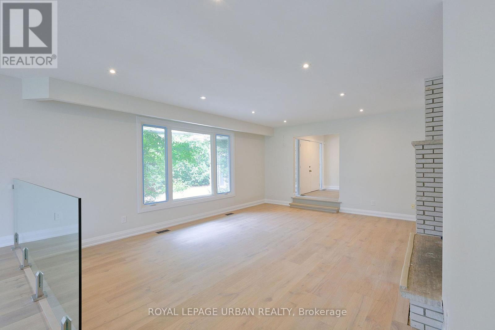 












18545 KEELE STREET

,
King,




Ontario
L3Y4V9

