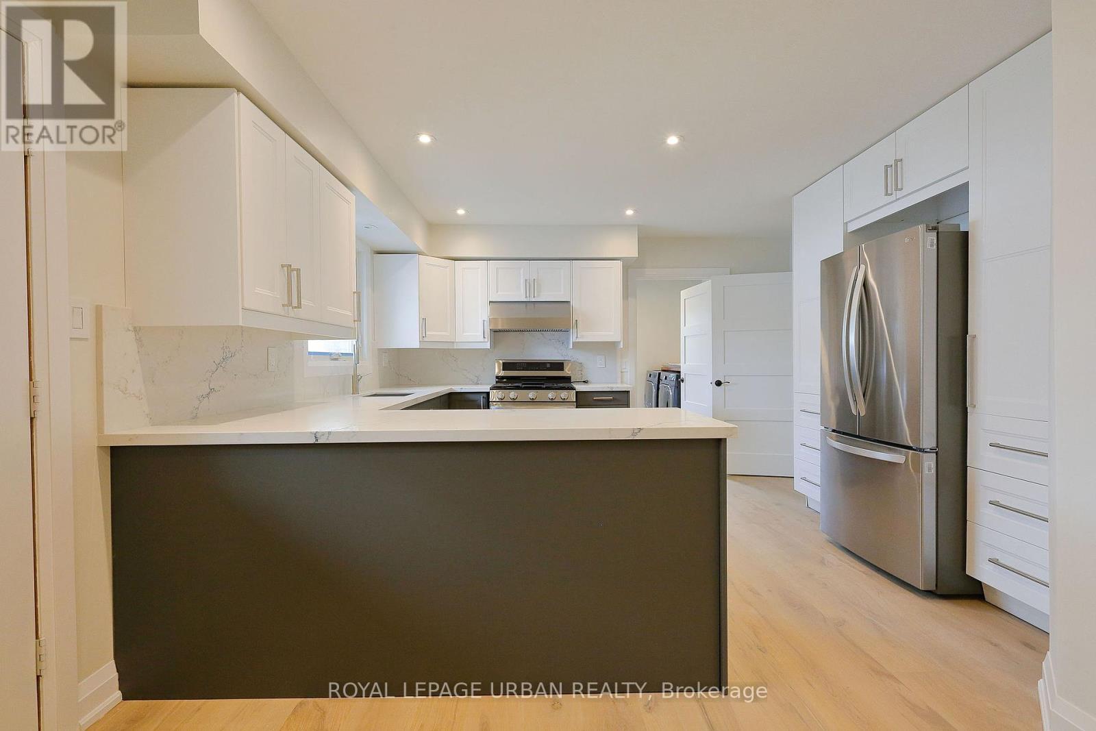












18545 KEELE STREET

,
King,




Ontario
L3Y4V9

