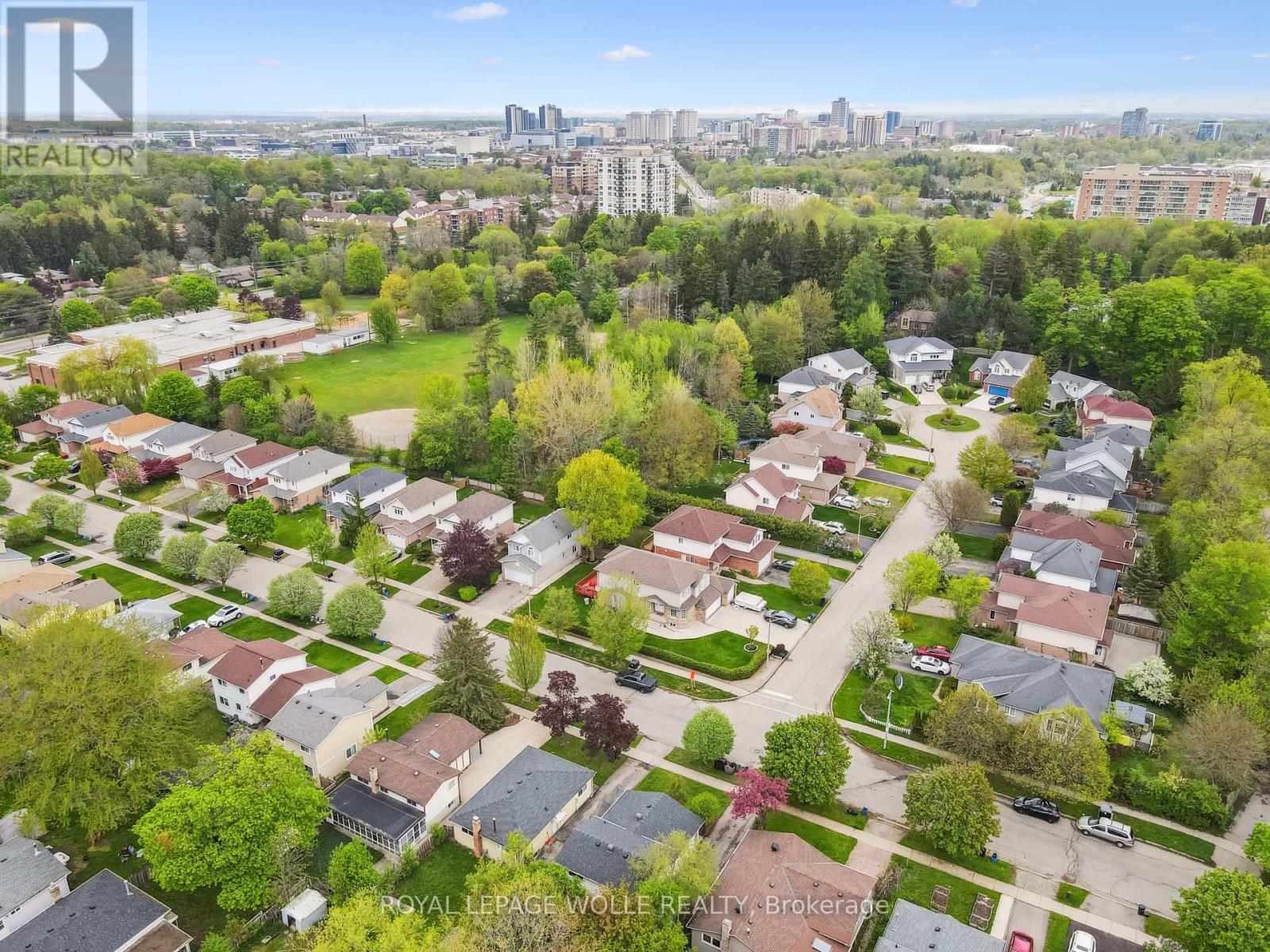 












53 KAREN WALK

,
Waterloo,




Ontario
N2L5X1

