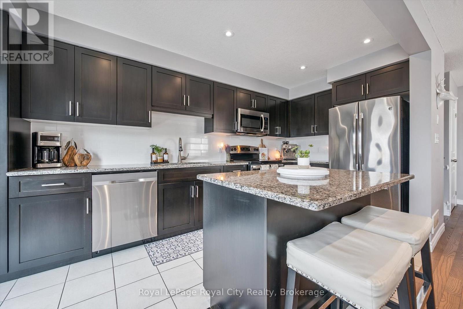 












32 JEFFREY DRIVE

,
Guelph (Grange Road),




Ontario
N1E0M4

