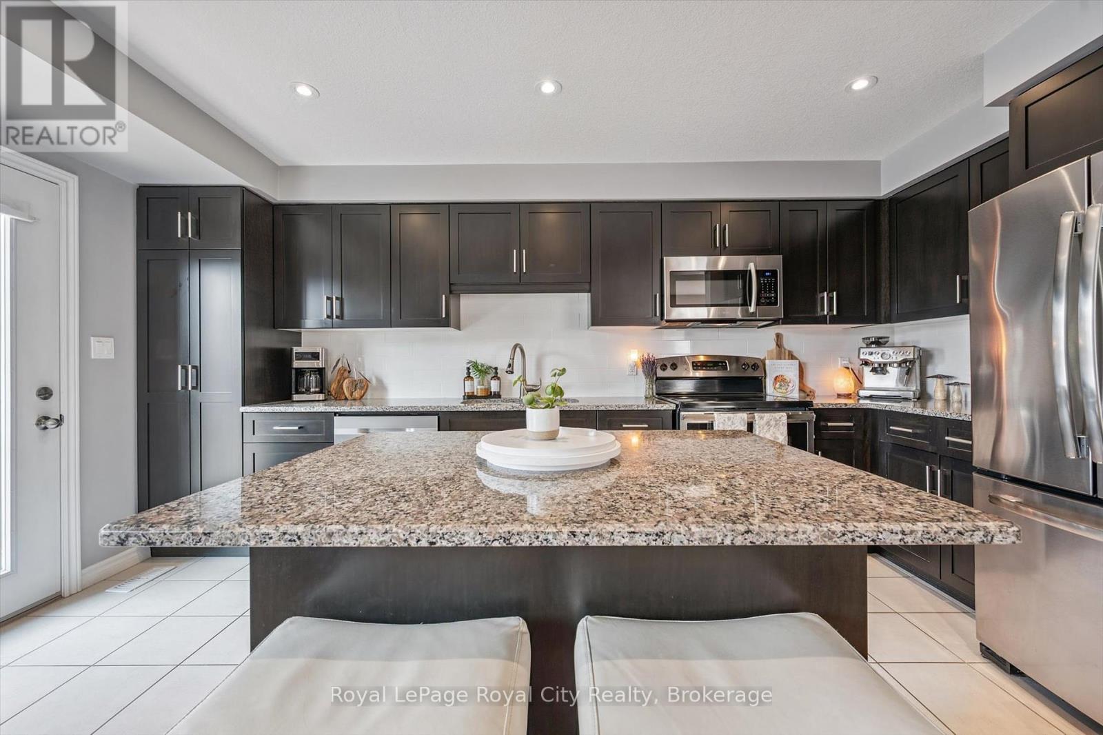 












32 JEFFREY DRIVE

,
Guelph (Grange Road),




Ontario
N1E0M4


