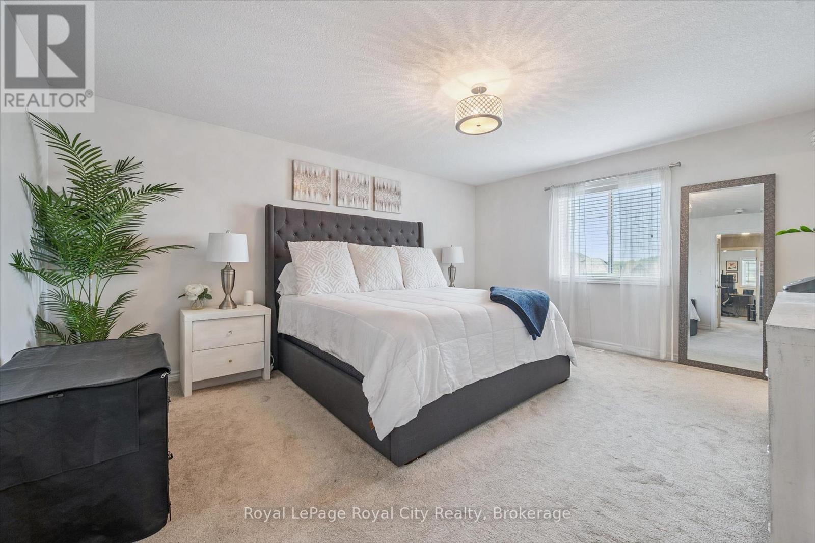 












32 JEFFREY DRIVE

,
Guelph (Grange Road),




Ontario
N1E0M4

