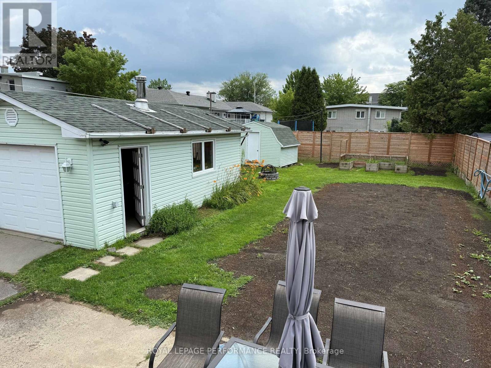












423 CHAMPLAIN STREET

,
Hawkesbury,




Ontario
K6A2C3

