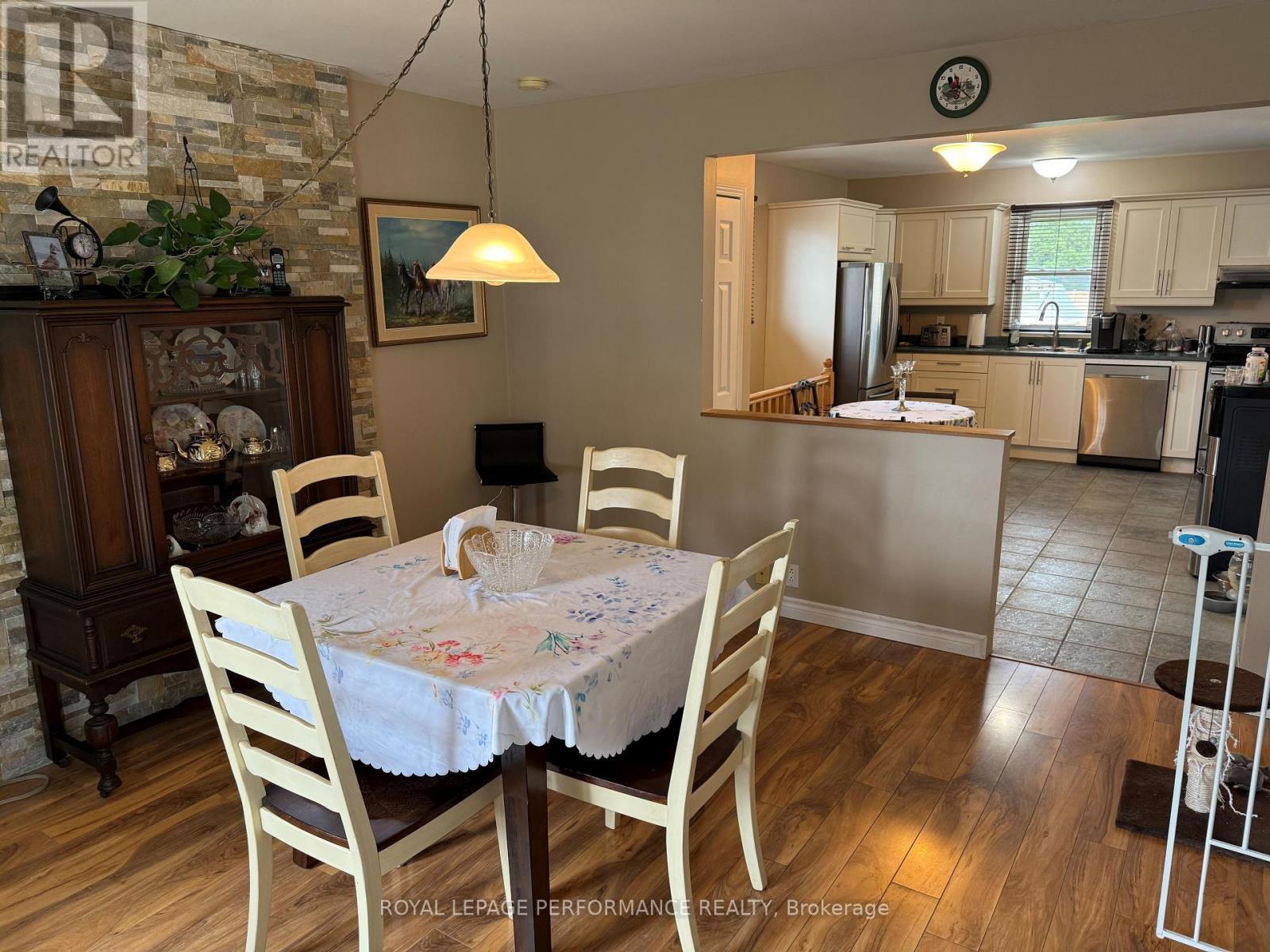 












423 CHAMPLAIN STREET

,
Hawkesbury,




Ontario
K6A2C3


