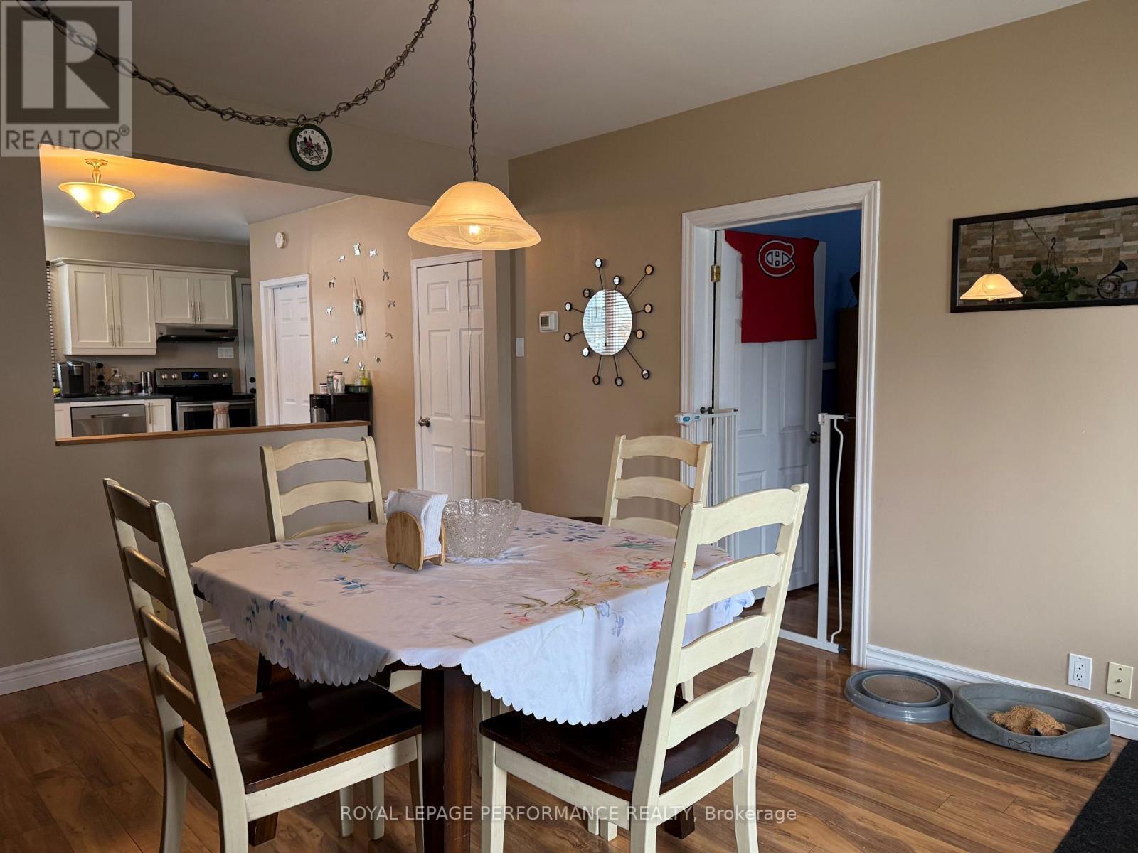 












423 CHAMPLAIN STREET

,
Hawkesbury,




Ontario
K6A2C3

