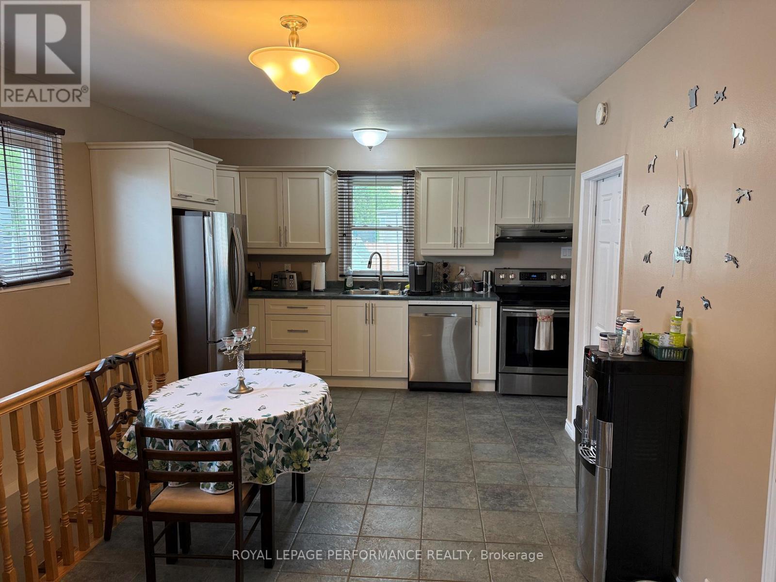 












423 CHAMPLAIN STREET

,
Hawkesbury,




Ontario
K6A2C3

