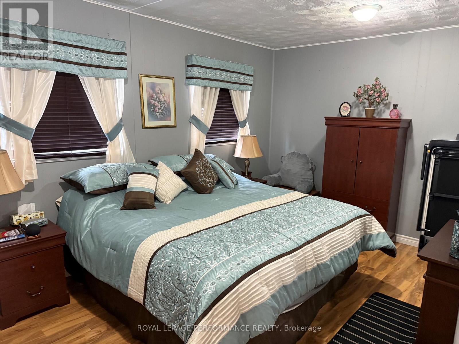 












423 CHAMPLAIN STREET

,
Hawkesbury,




Ontario
K6A2C3

