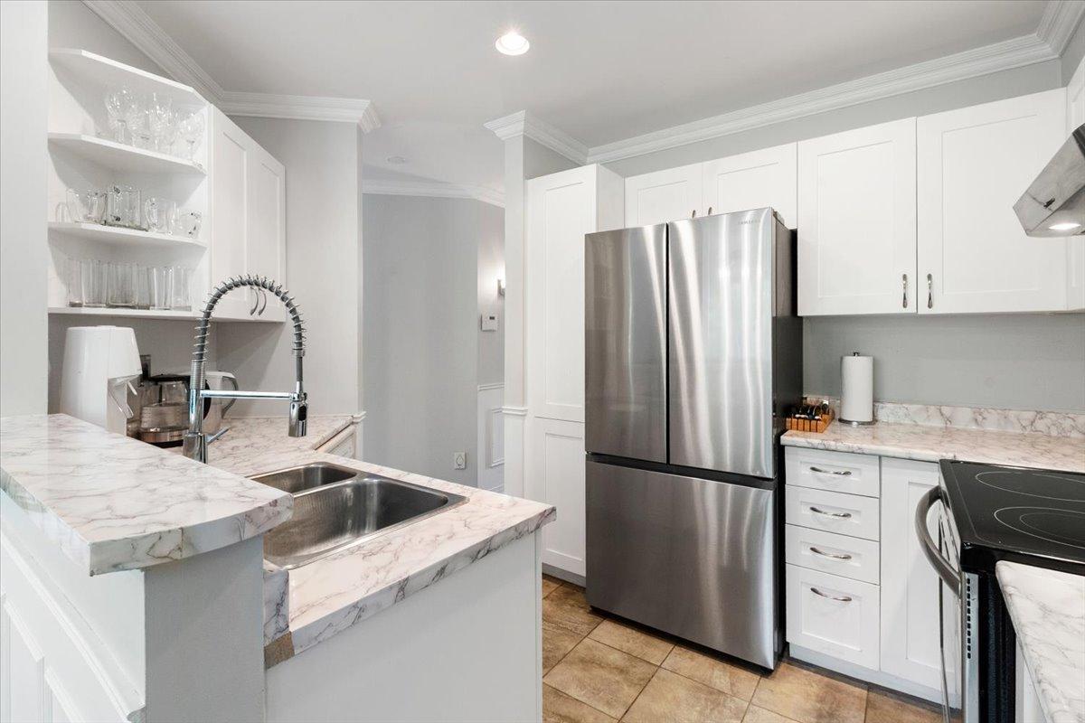 









1290


Boul. De Montarville

, 2,
Boucherville,




QC
J4B8E2


