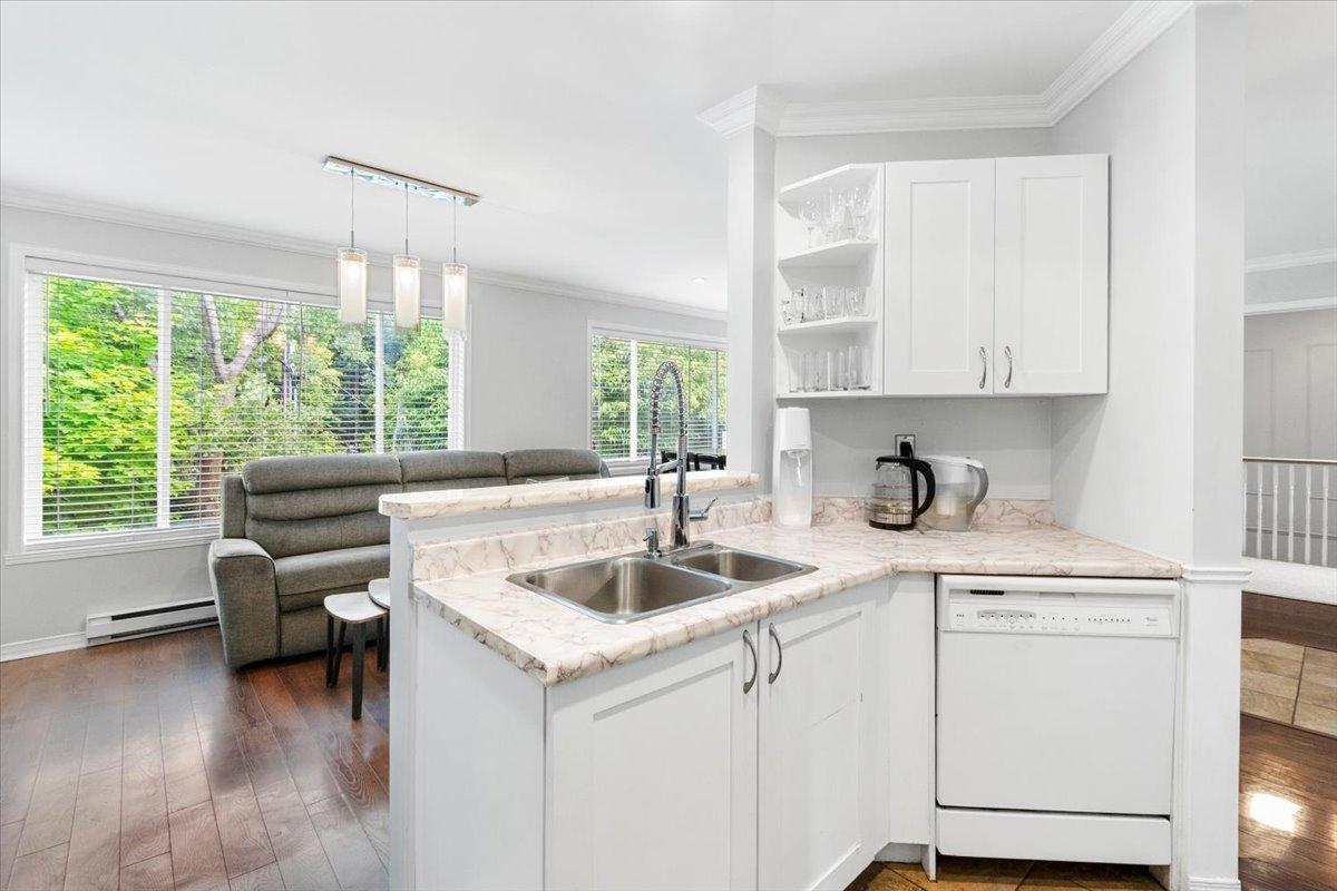 









1290


Boul. De Montarville

, 2,
Boucherville,




QC
J4B8E2

