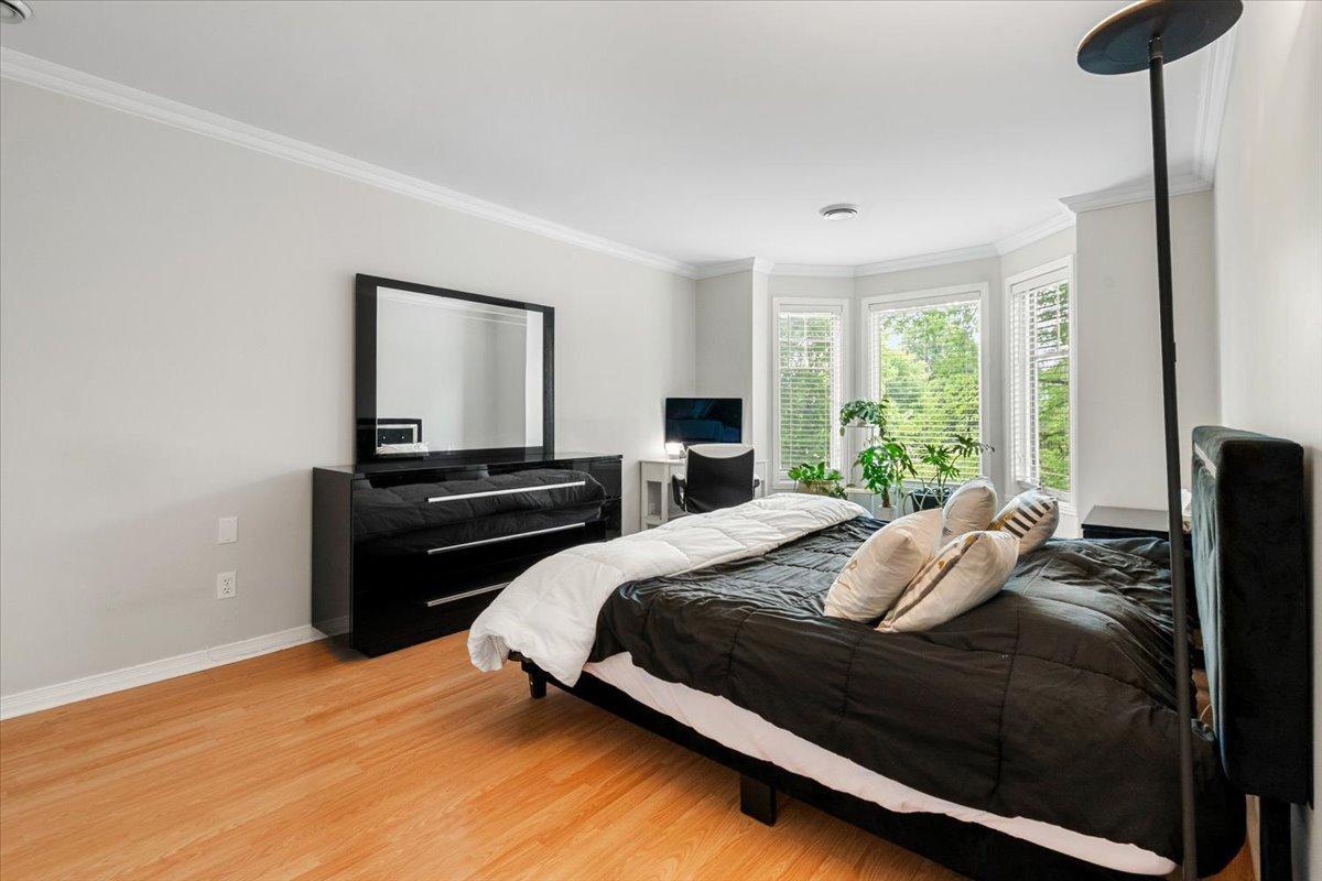 









1290


Boul. De Montarville

, 2,
Boucherville,




QC
J4B8E2


