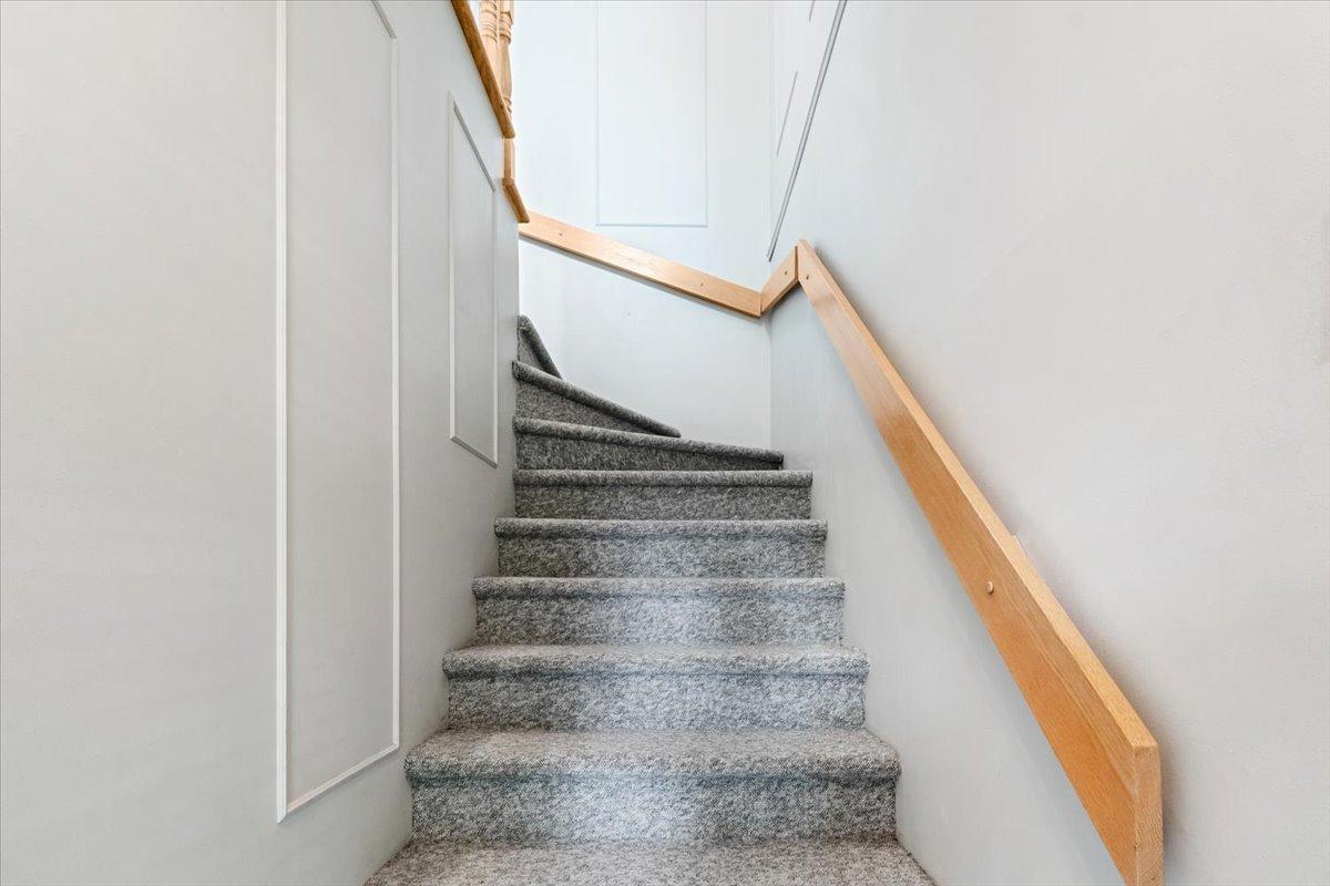 









1290


Boul. De Montarville

, 2,
Boucherville,




QC
J4B8E2

