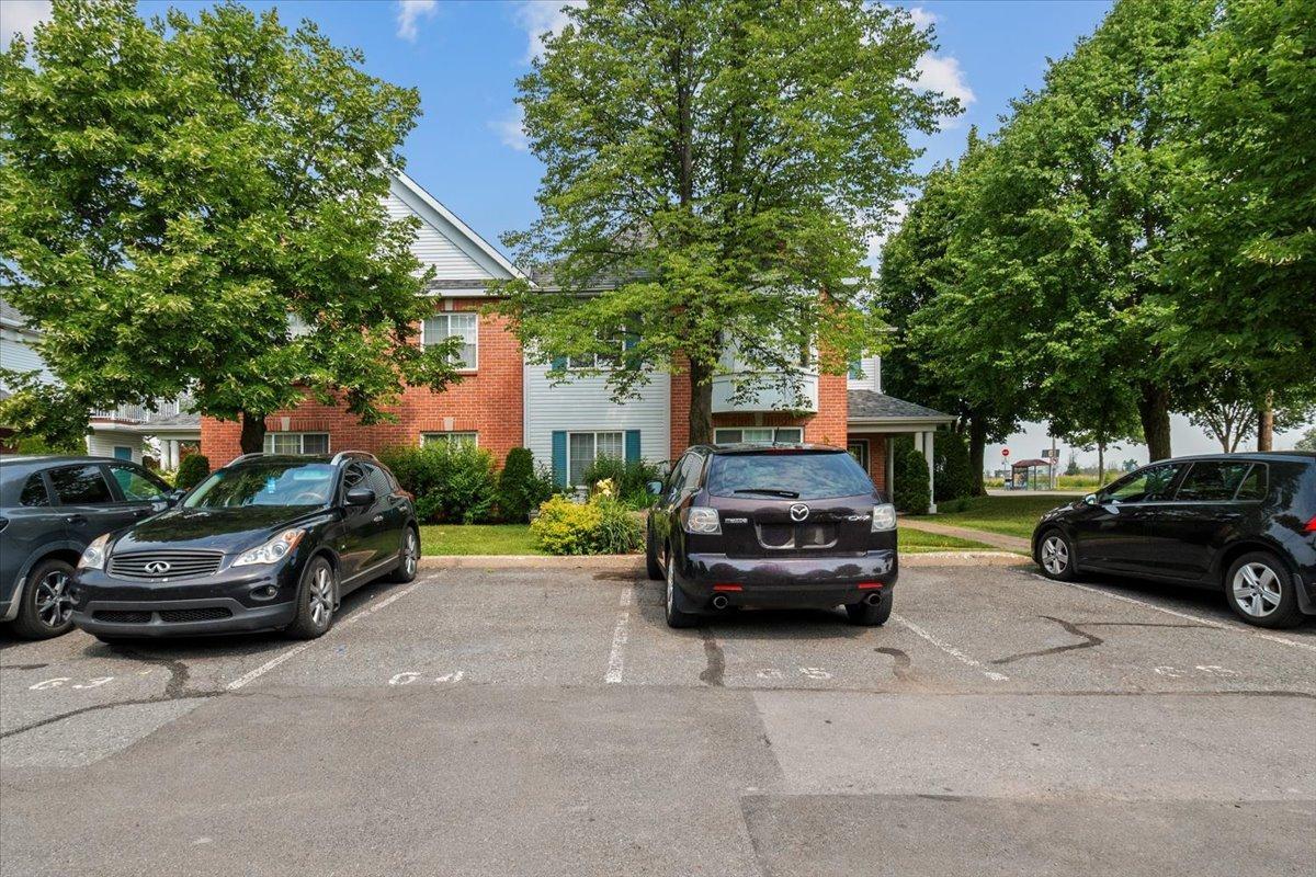 









1290


Boul. De Montarville

, 2,
Boucherville,




QC
J4B8E2

