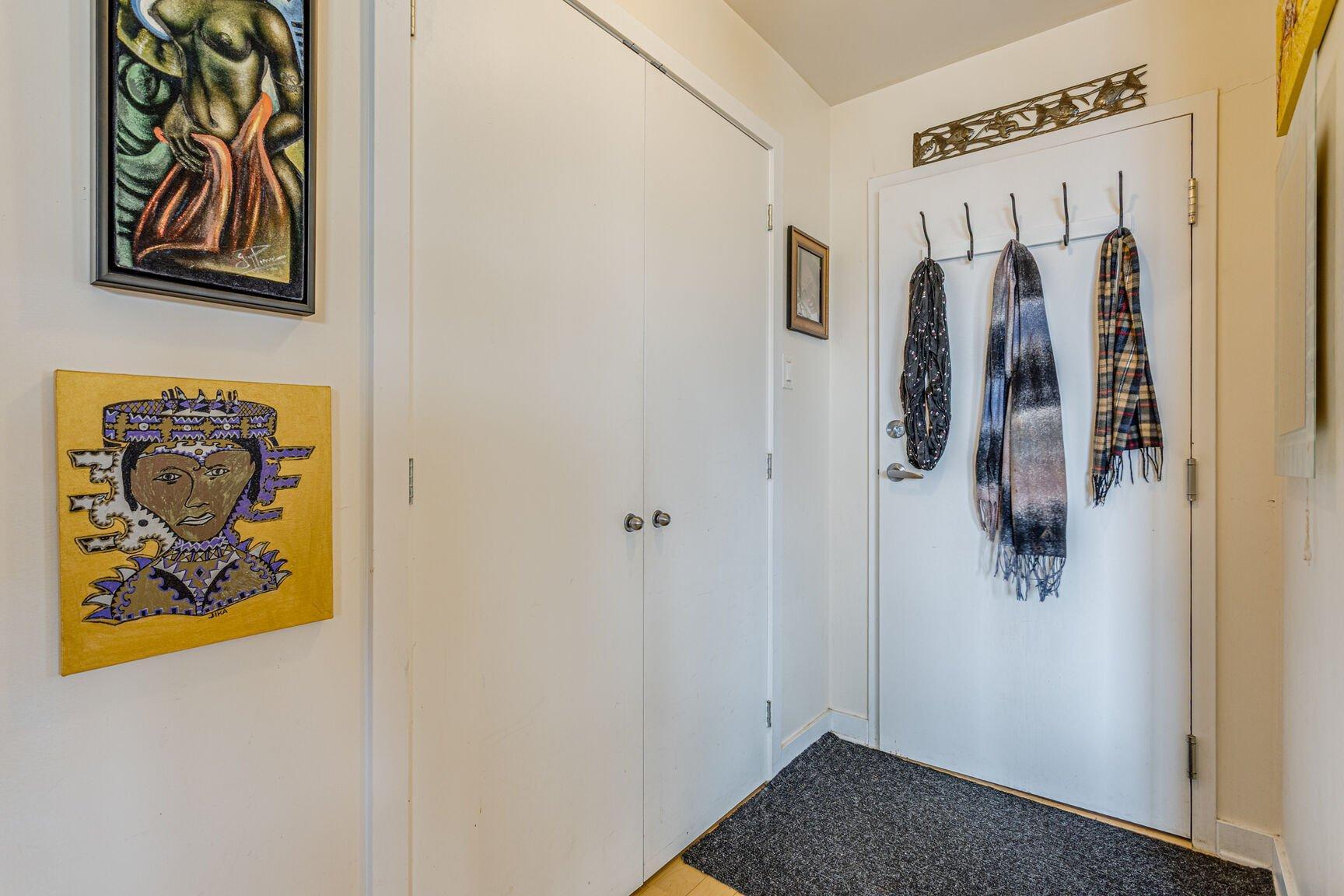









10150


Place de l'Acadie

, 1409,
Montréal (Ahuntsic-Cartierville),




QC
H4N0C5

