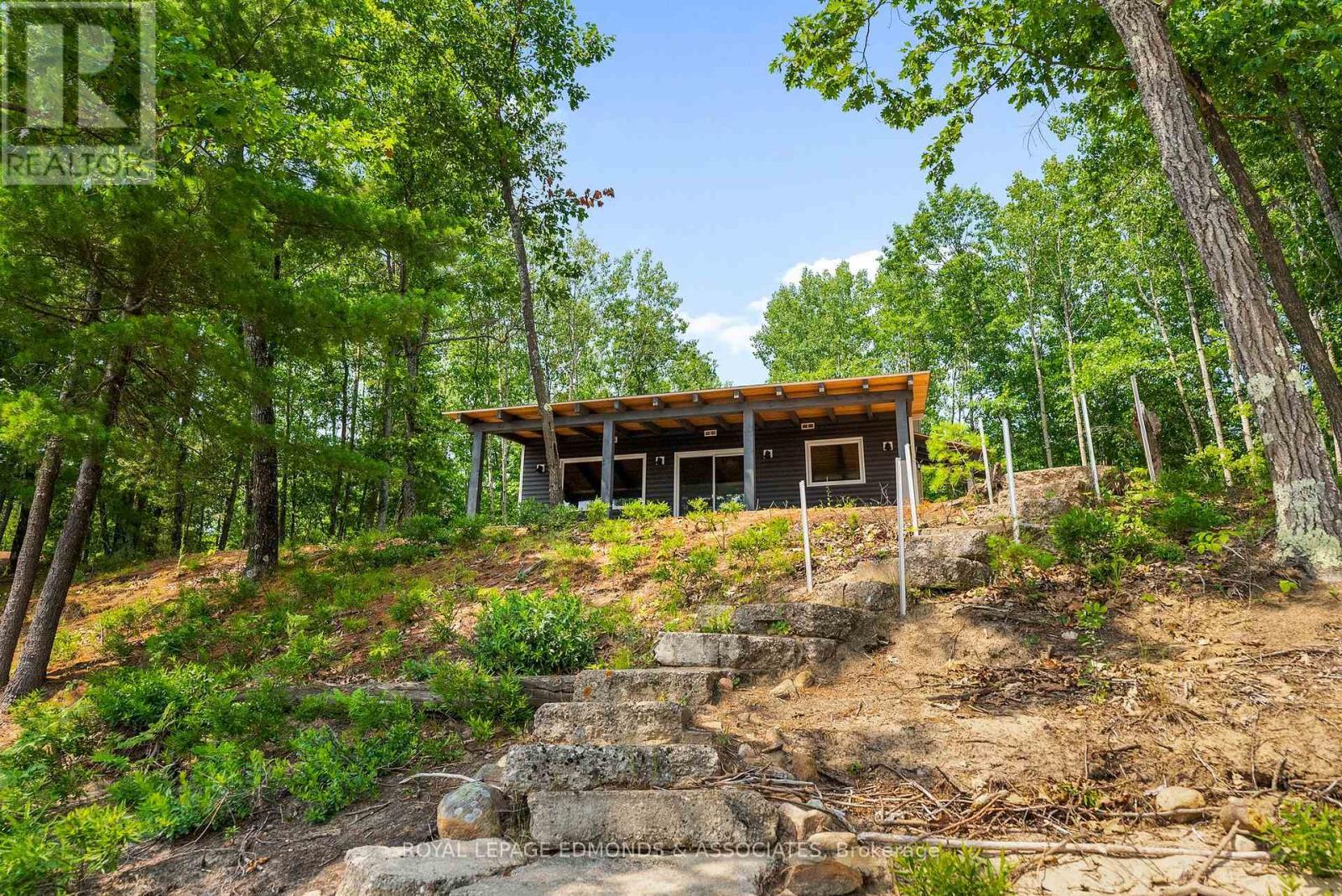 












358 LACHLAN LANE

,
Whitewater Region,




Ontario
K0J2L0


