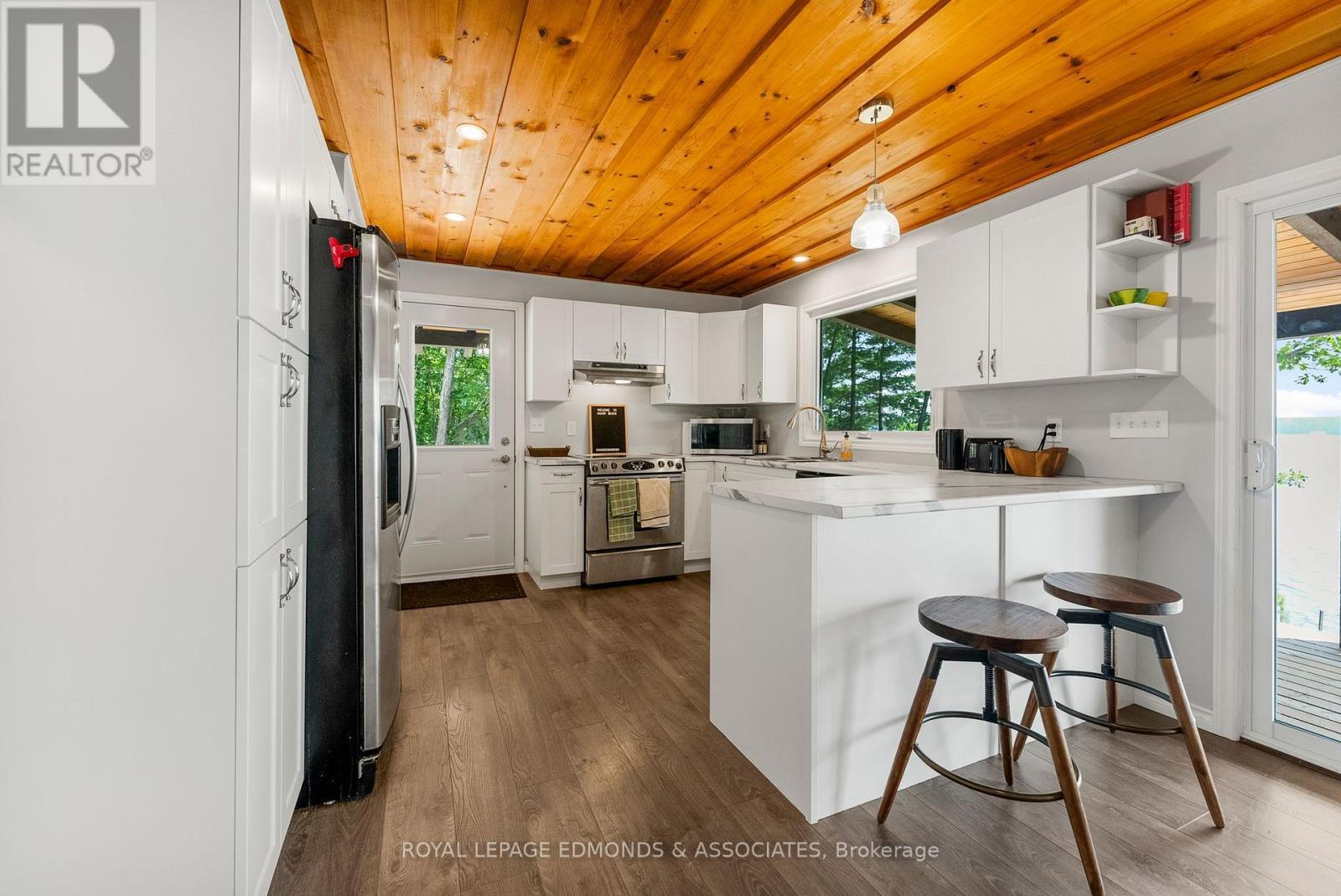 












358 LACHLAN LANE

,
Whitewater Region,




Ontario
K0J2L0

