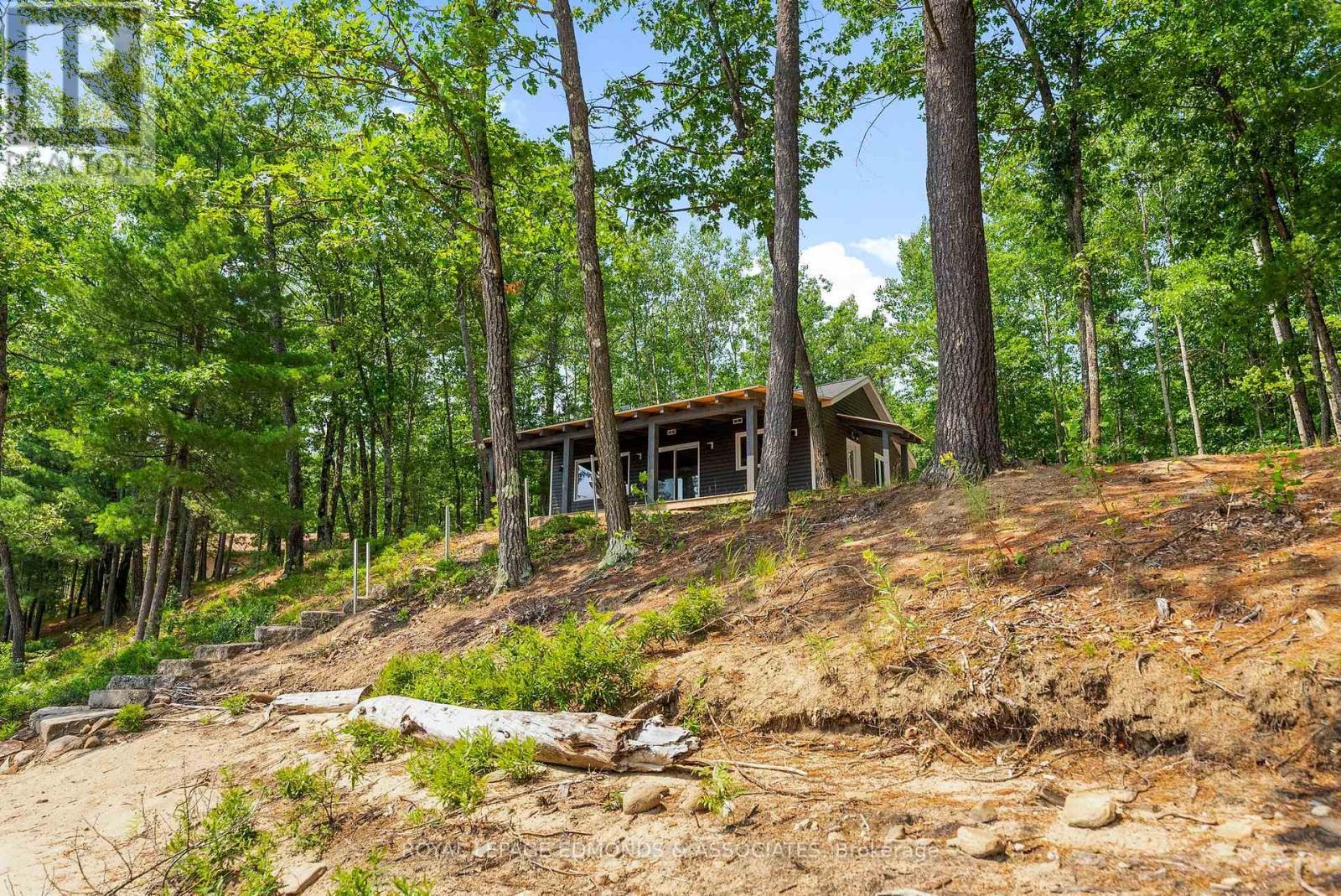 












358 LACHLAN LANE

,
Whitewater Region,




Ontario
K0J2L0


