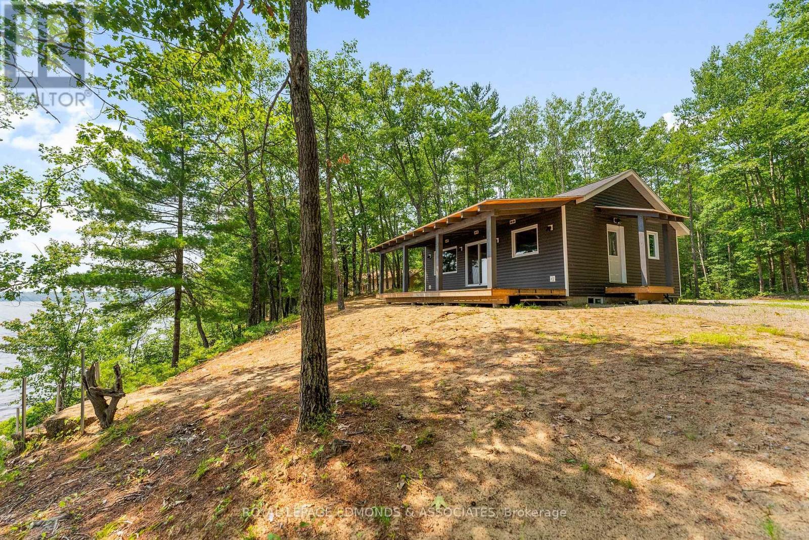 












358 LACHLAN LANE

,
Whitewater Region,




Ontario
K0J2L0

