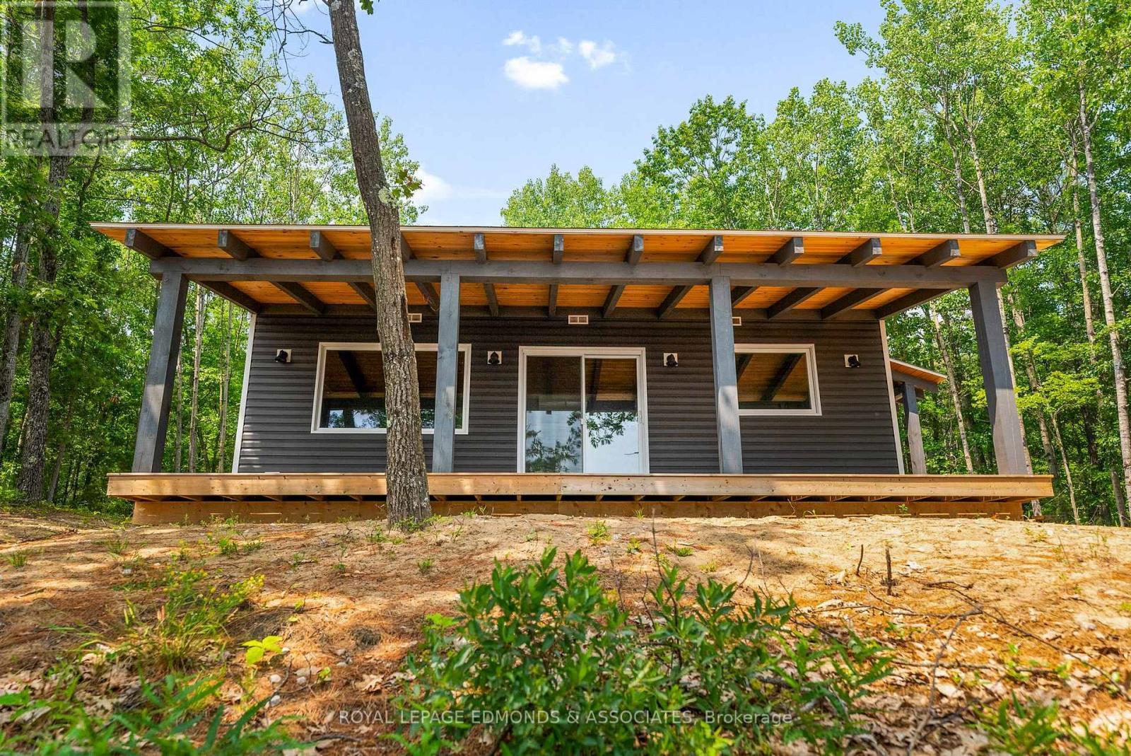 












358 LACHLAN LANE

,
Whitewater Region,




Ontario
K0J2L0

