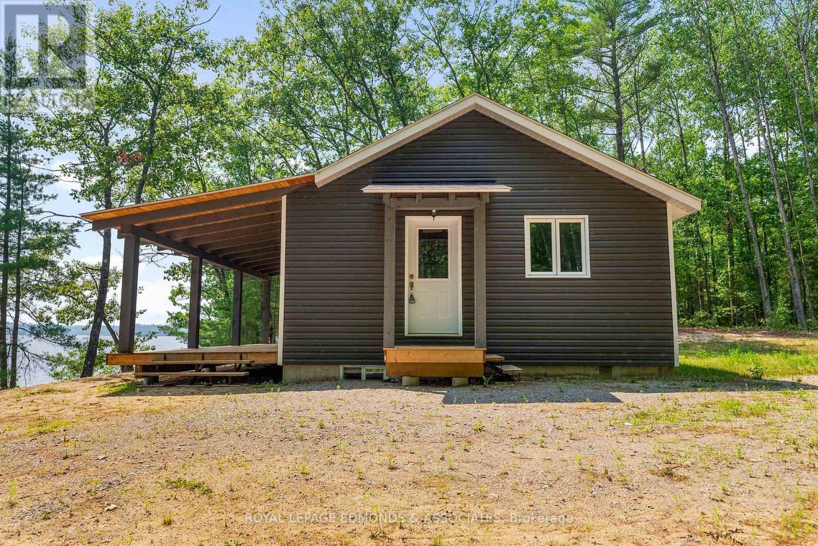 












358 LACHLAN LANE

,
Whitewater Region,




Ontario
K0J2L0

