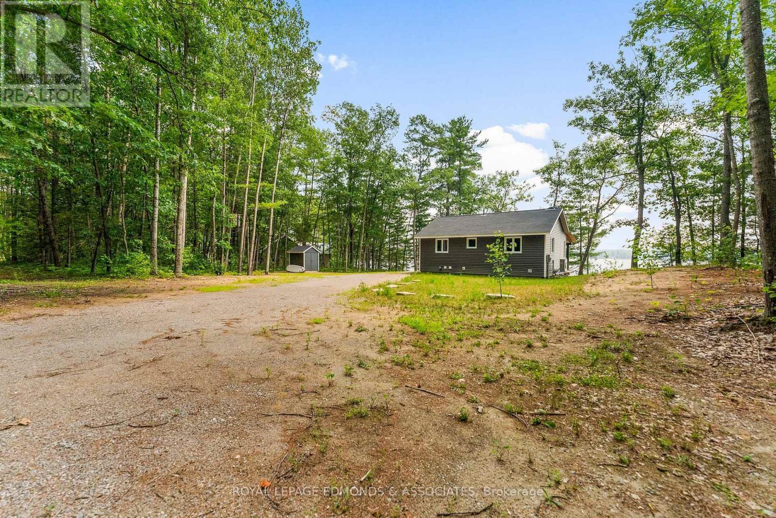 












358 LACHLAN LANE

,
Whitewater Region,




Ontario
K0J2L0

