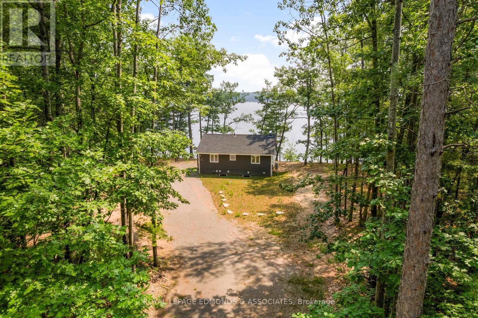 












358 LACHLAN LANE

,
Whitewater Region,




Ontario
K0J2L0

