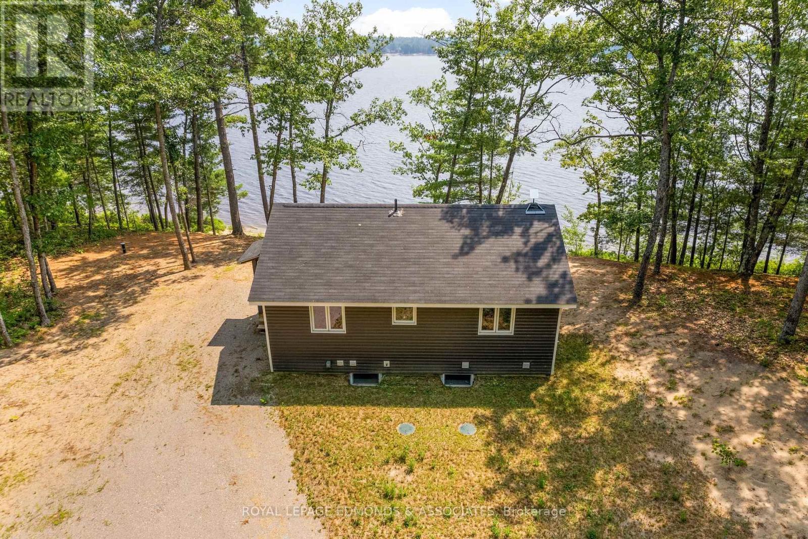 












358 LACHLAN LANE

,
Whitewater Region,




Ontario
K0J2L0

