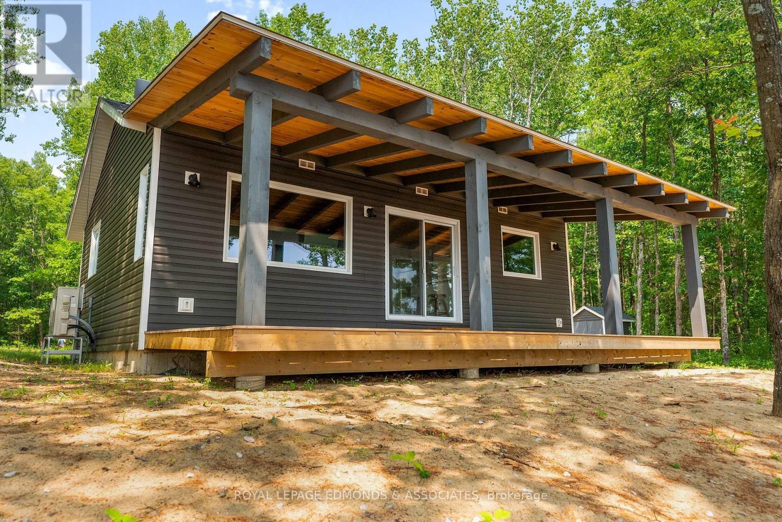 












358 LACHLAN LANE

,
Whitewater Region,




Ontario
K0J2L0


