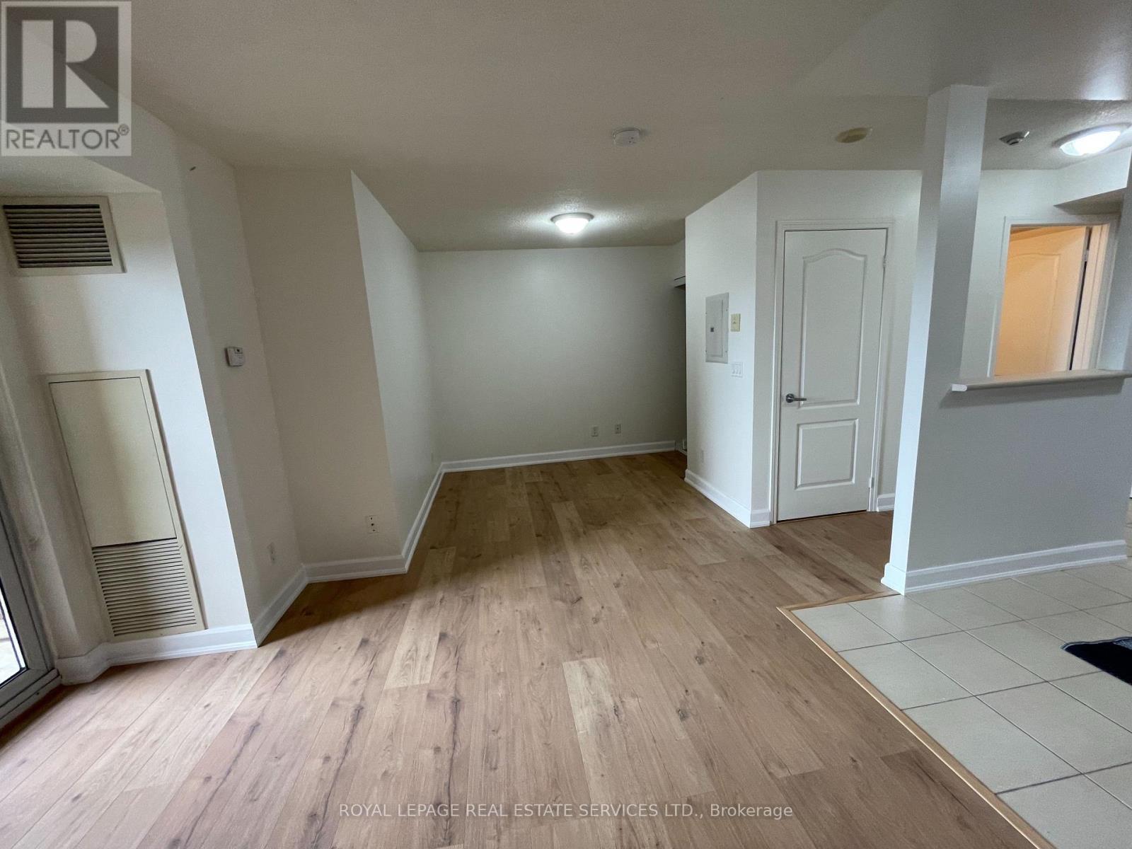 












1105 - 4 ELSINORE PATH

,
Toronto,




Ontario
M8V4G7

