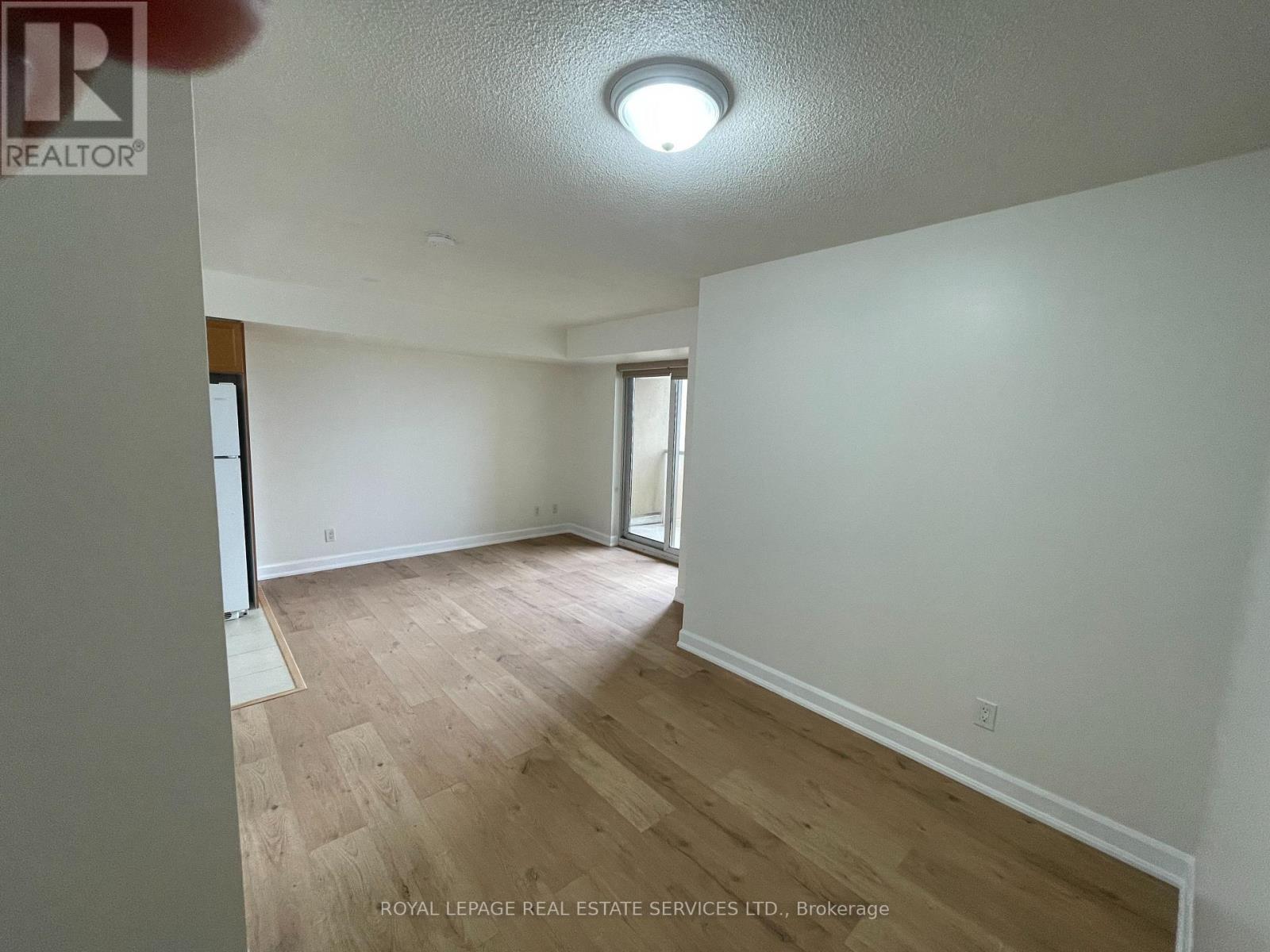 












1105 - 4 ELSINORE PATH

,
Toronto,




Ontario
M8V4G7

