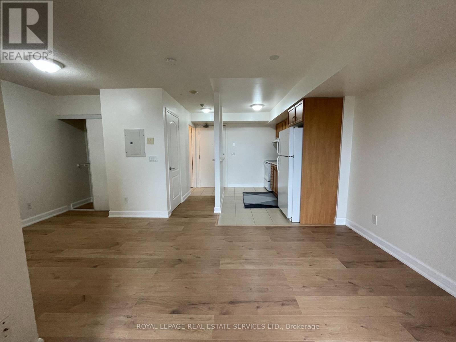 












1105 - 4 ELSINORE PATH

,
Toronto,




Ontario
M8V4G7


