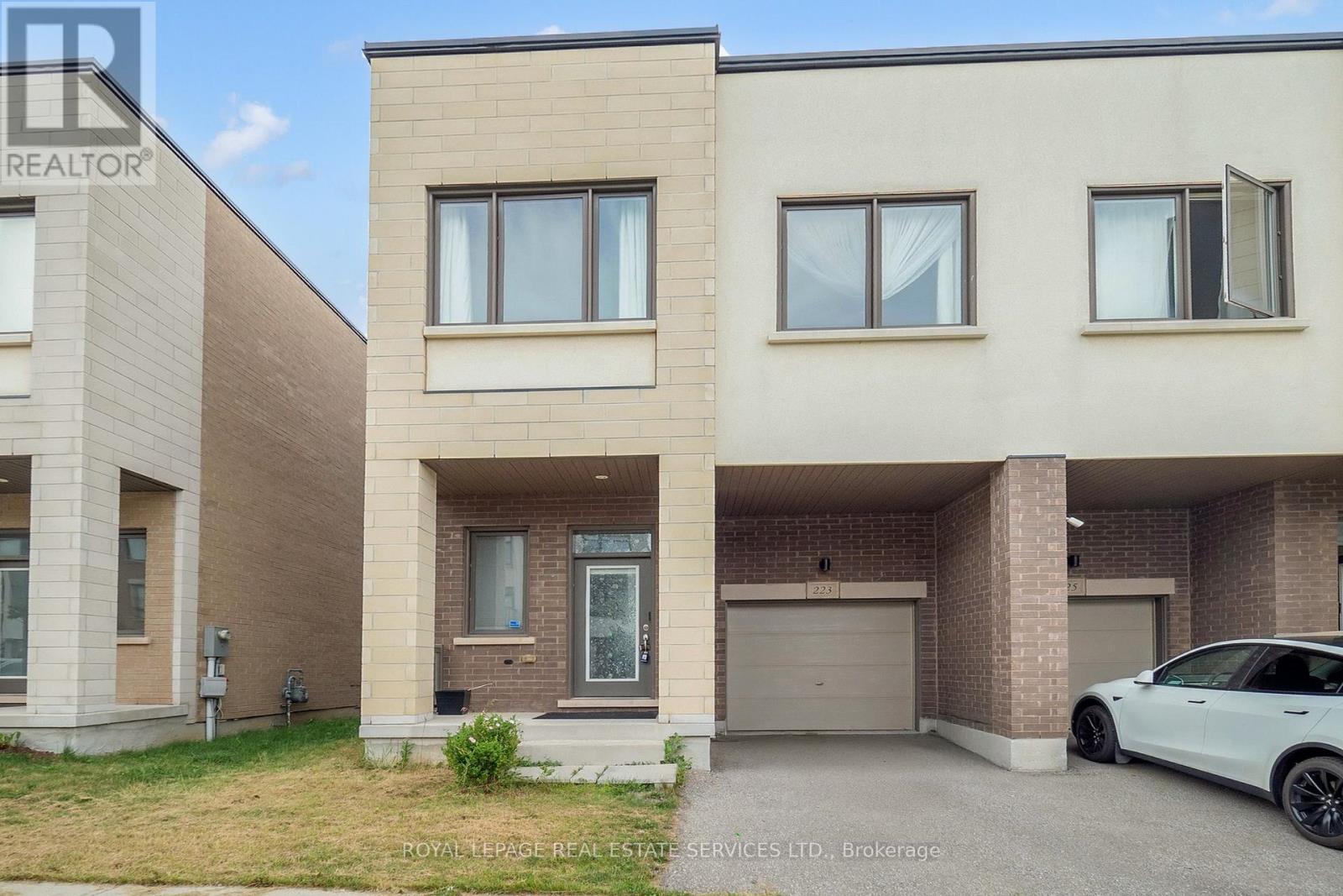 












223 FOWLEY DRIVE

,
Oakville,




Ontario
L6H0P4

