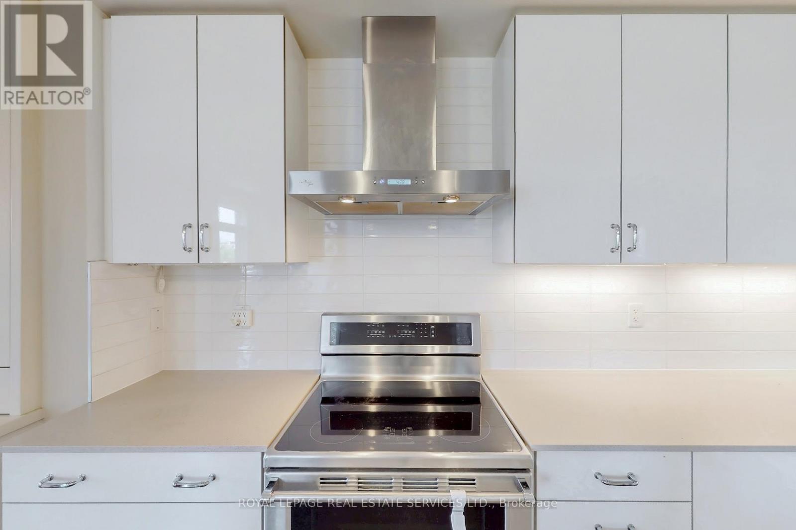 












223 FOWLEY DRIVE

,
Oakville,




Ontario
L6H0P4

