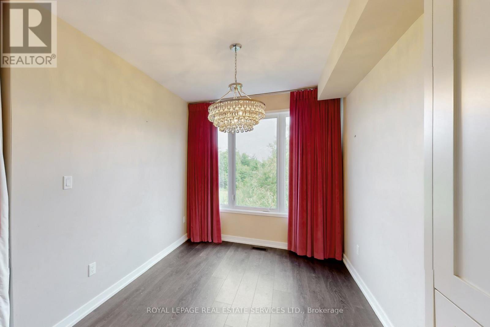 












223 FOWLEY DRIVE

,
Oakville,




Ontario
L6H0P4


