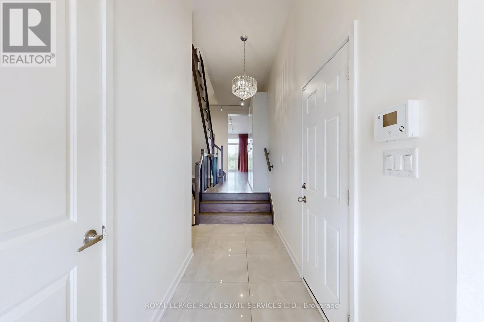












223 FOWLEY DRIVE

,
Oakville,




Ontario
L6H0P4

